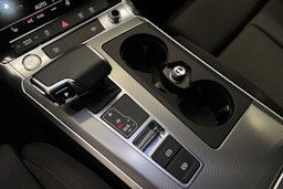 Musta Audi A6 2021 kuva 20.