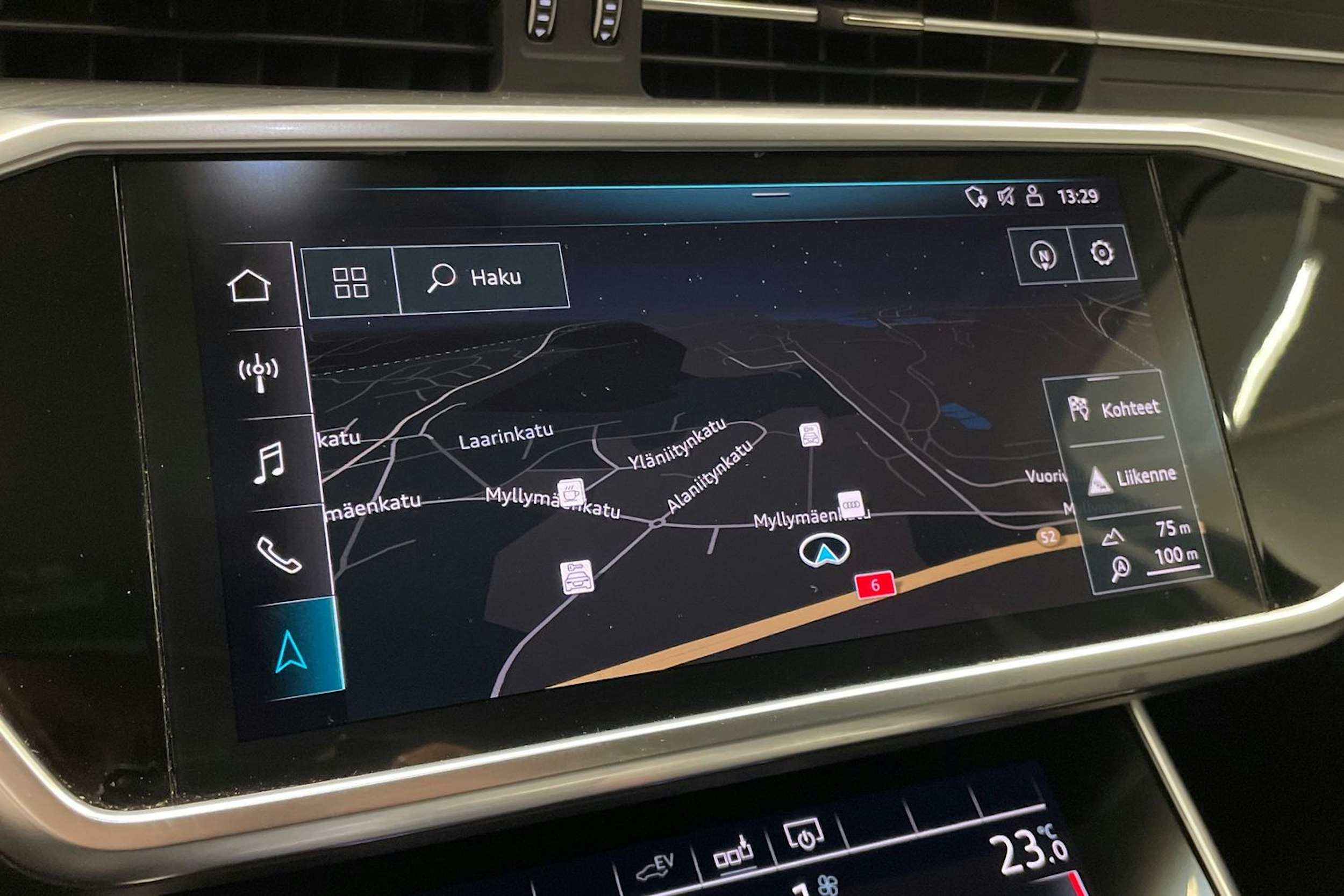 Musta Audi A6 2021 kuva 23.