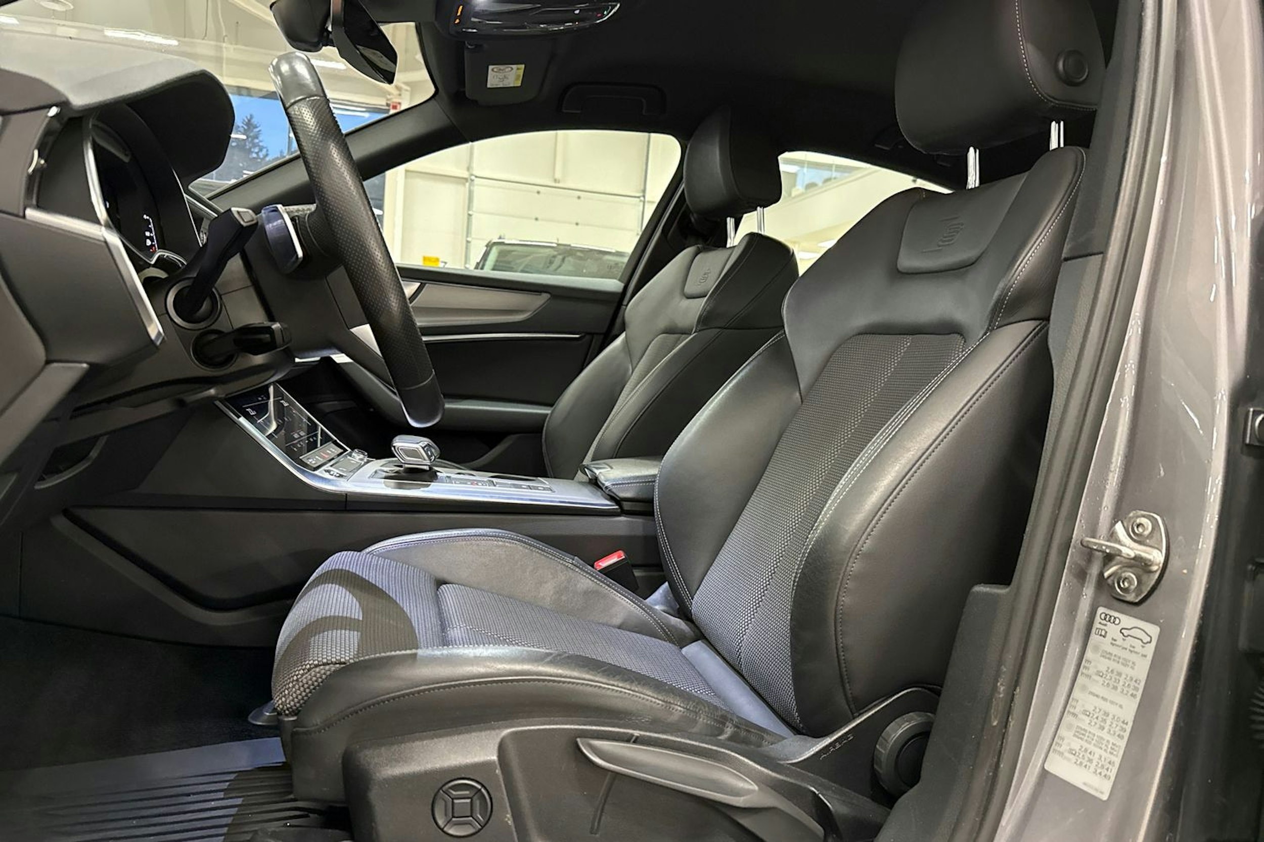 met. harmaa Audi A6 2021 kuva 17.