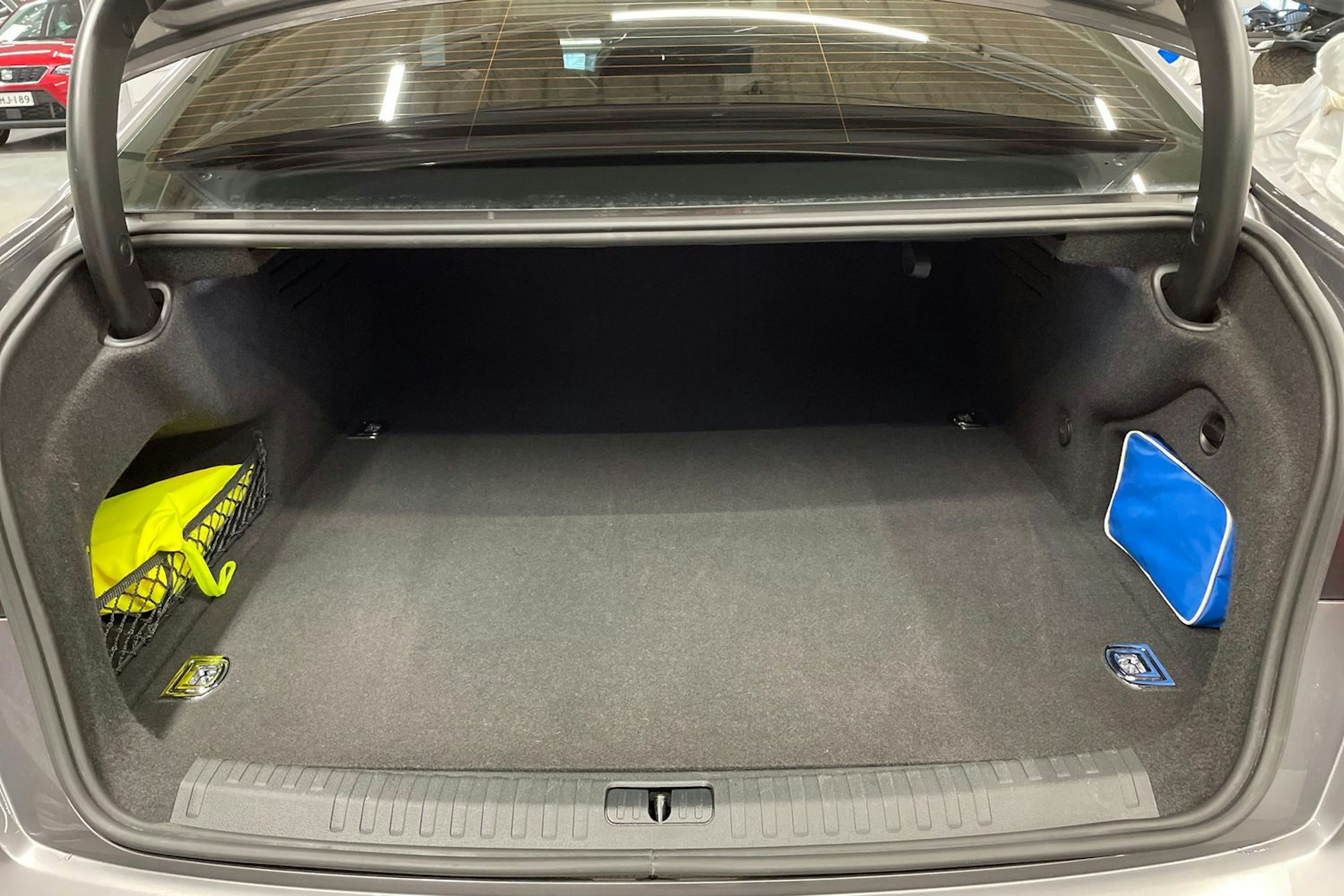 Harmaa Audi A6 2021 kuva 15.