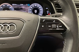 Harmaa Audi A6 2021 kuva 29.