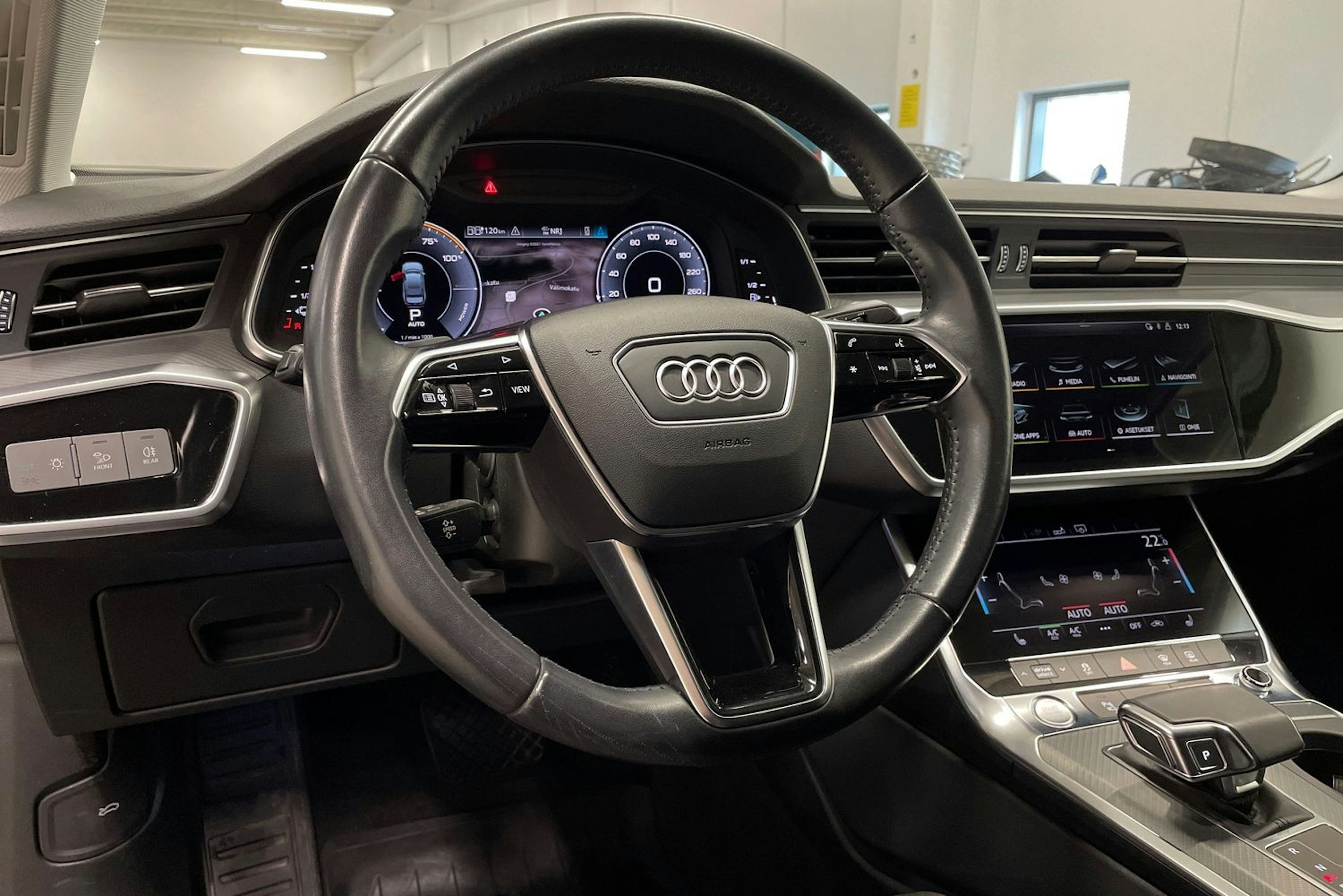 Harmaa Audi A6 2021 kuva 33.