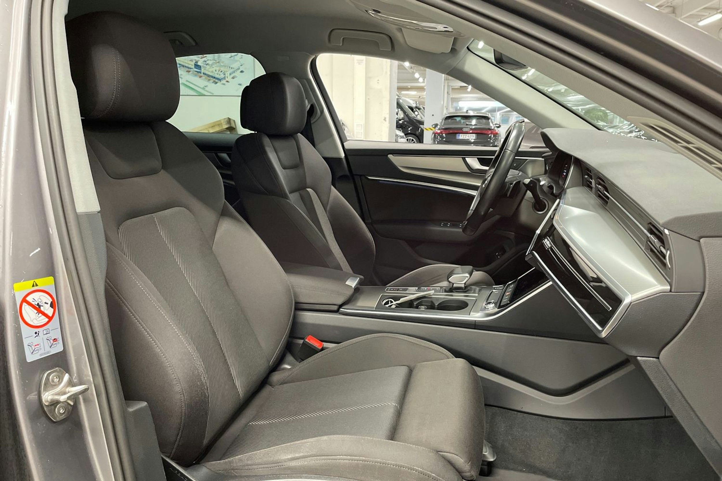 Harmaa Audi A6 2021 kuva 34.