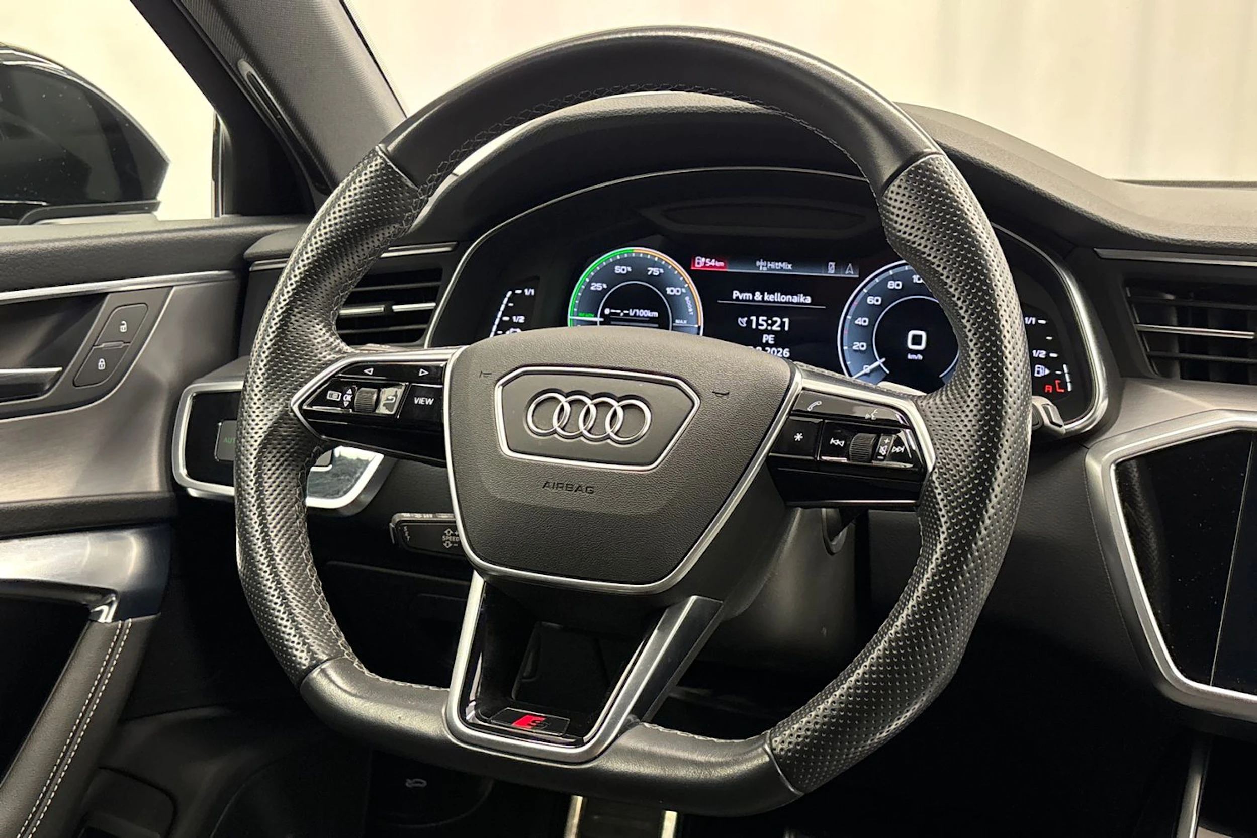 Harmaa Audi A6 2021 kuva 13.