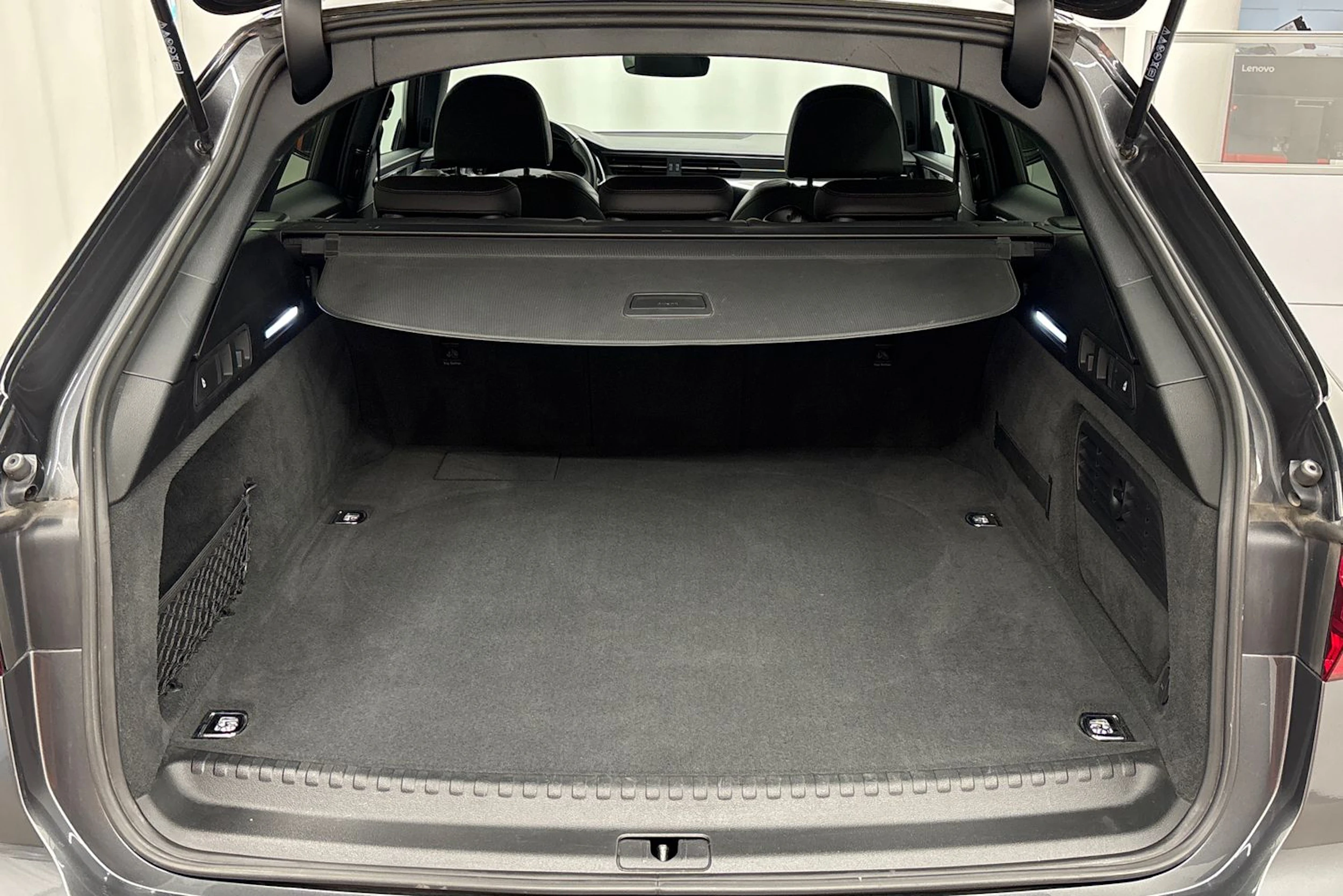 Harmaa Audi A6 2021 kuva 25.