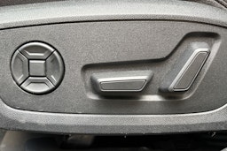 Musta Audi A6 2021 kuva 15.