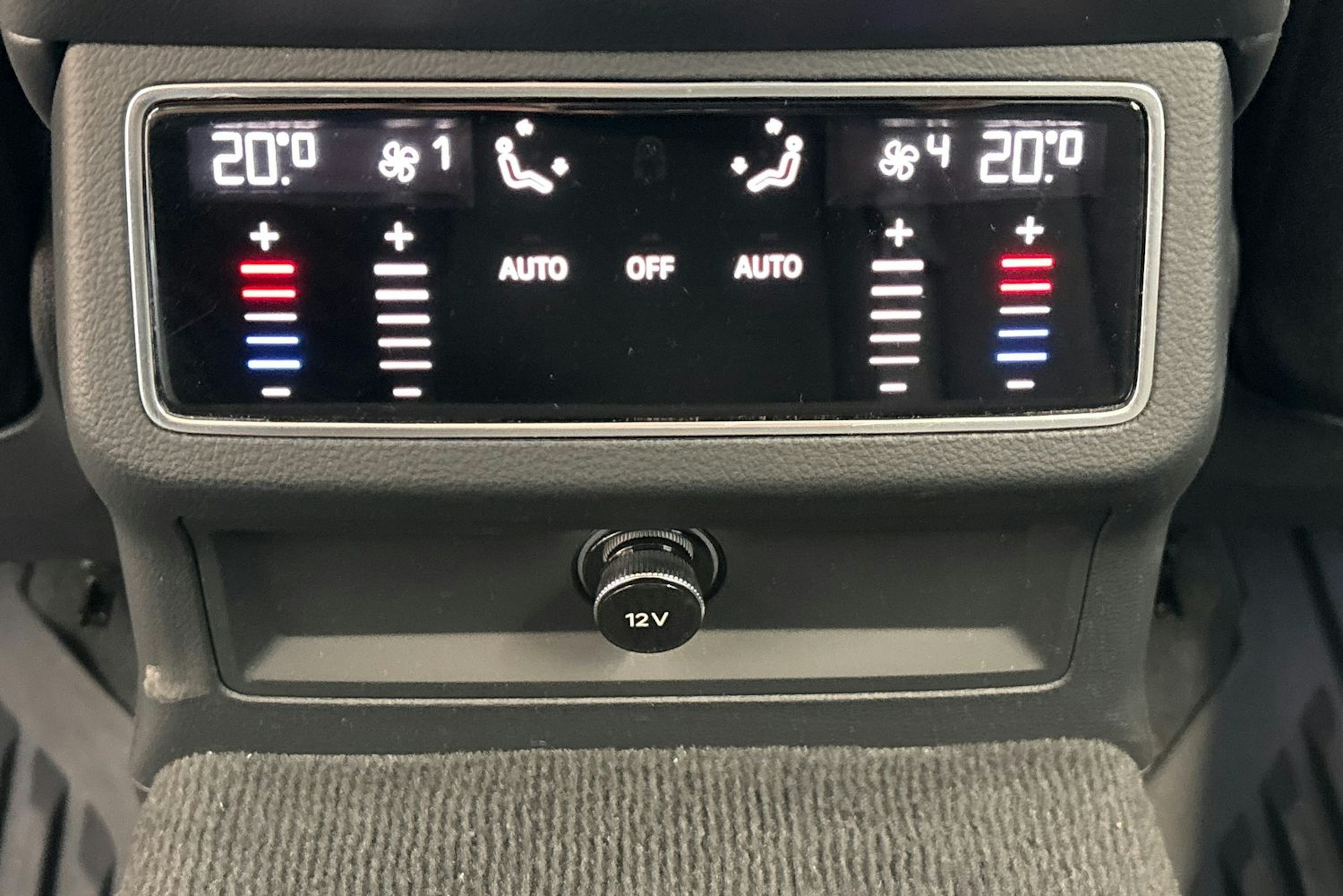 Musta Audi A6 2021 kuva 20.