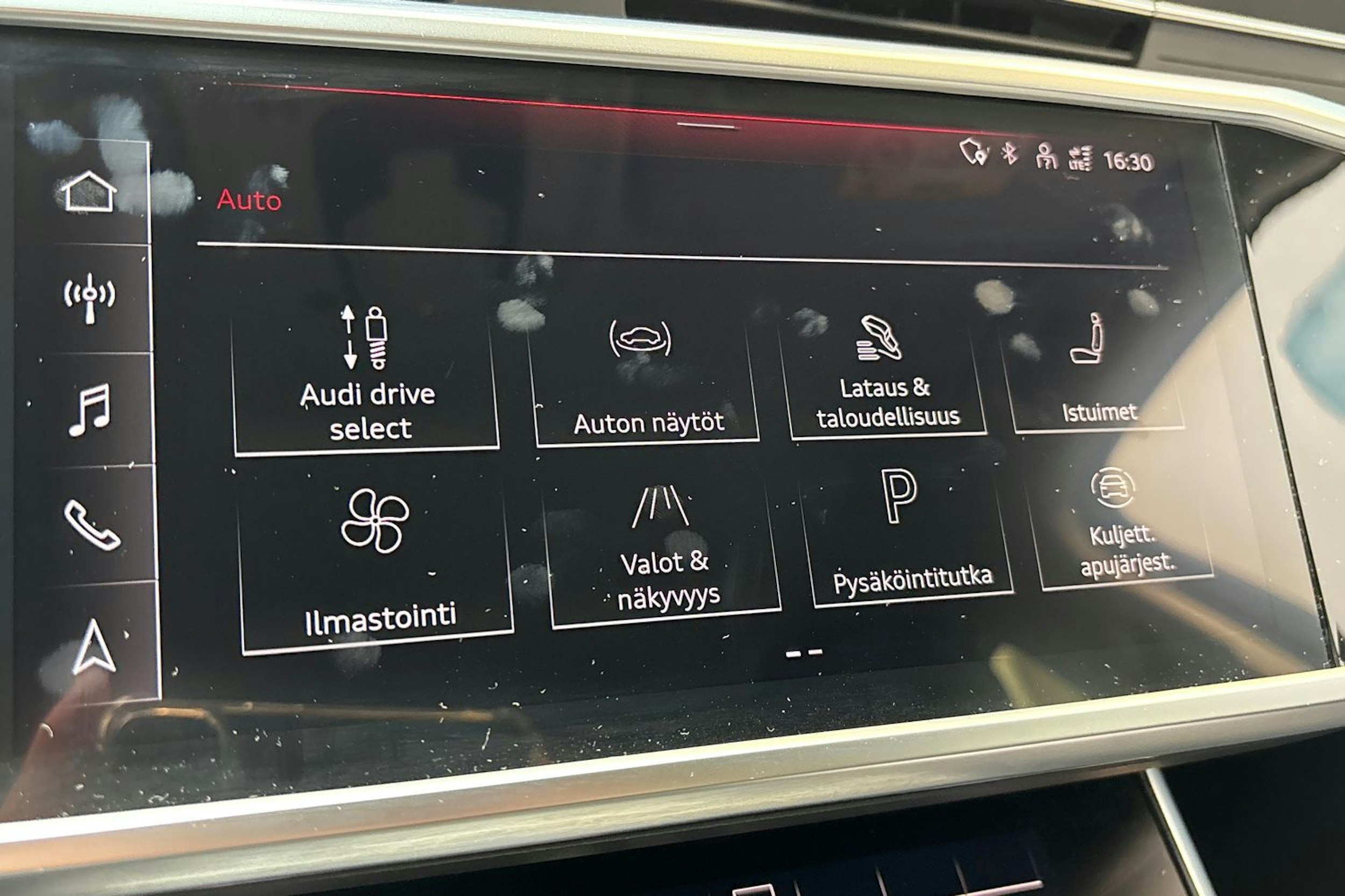 Musta Audi A6 2021 kuva 27.