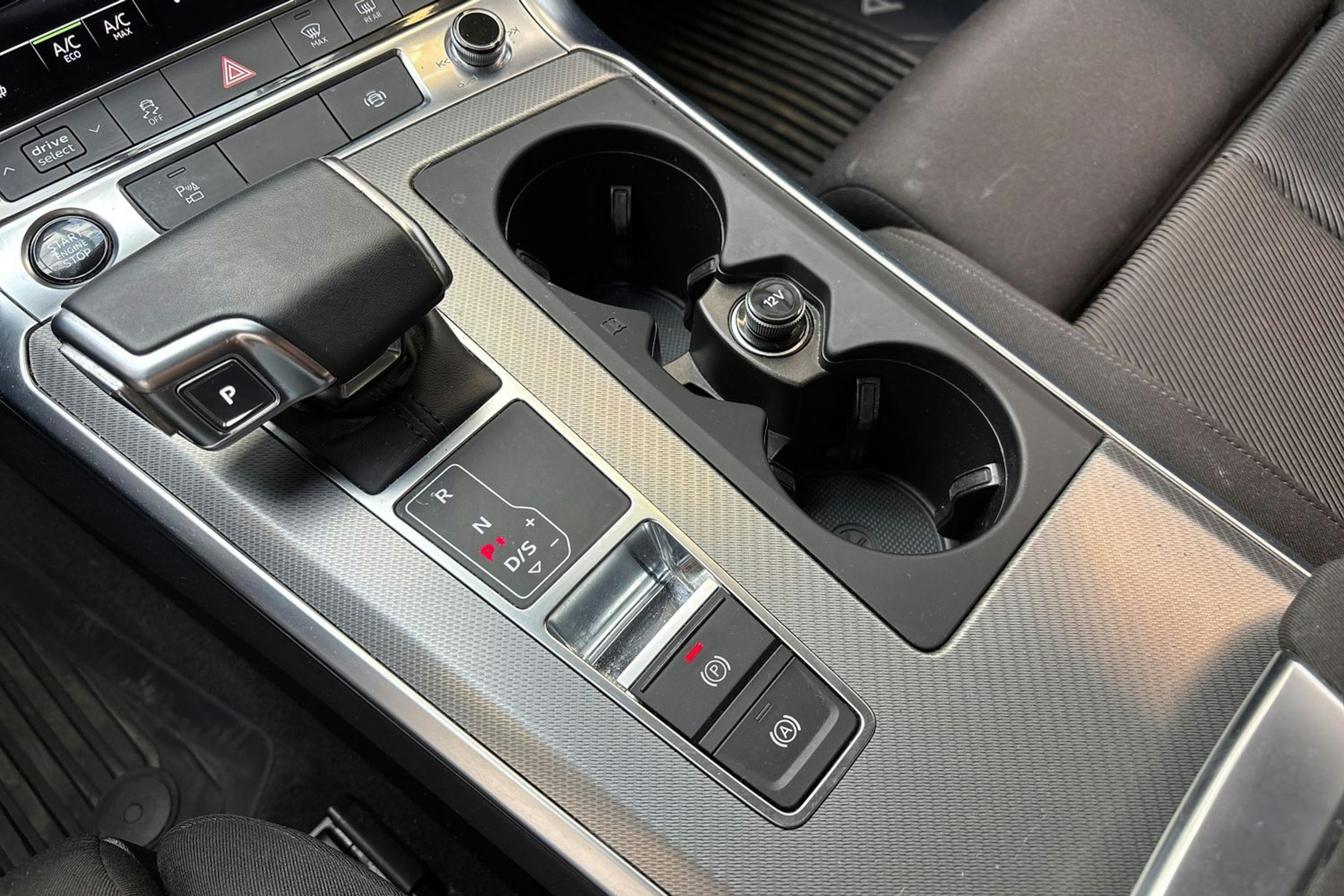 Musta Audi A6 2021 kuva 30.