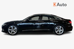musta Audi A6 2021 kuva 7.