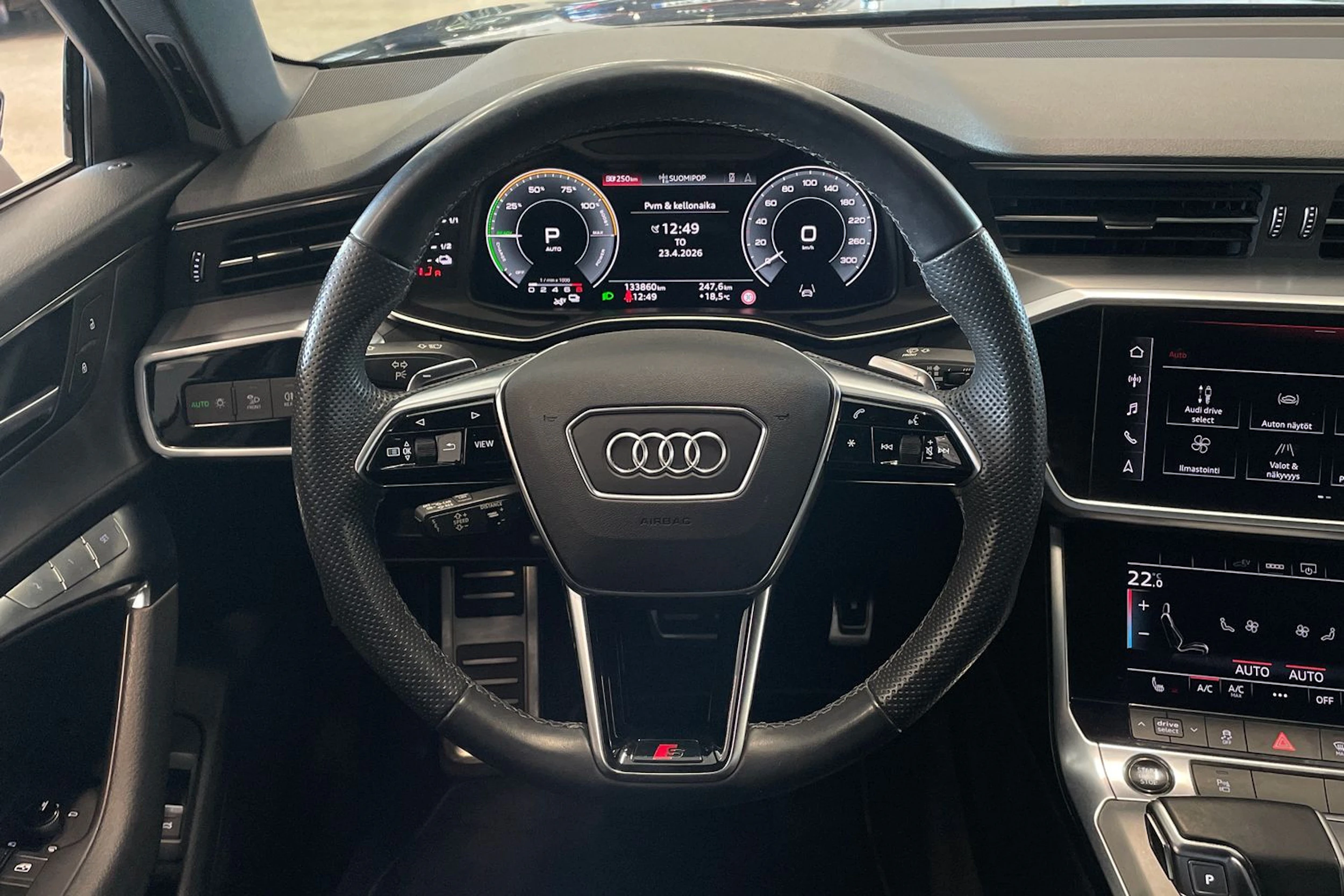 musta Audi A6 2021 kuva 16.