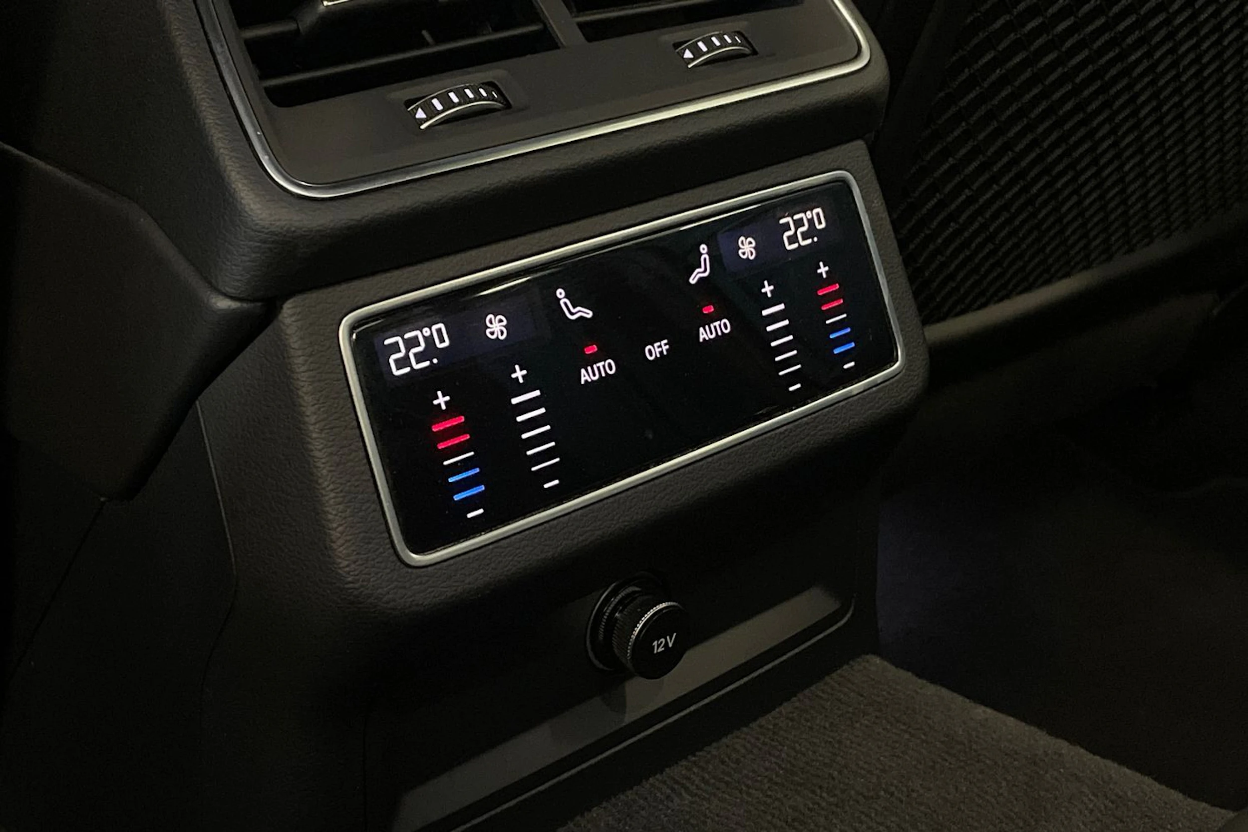 musta Audi A6 2021 kuva 31.
