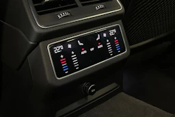 musta Audi A6 2021 kuva 31.