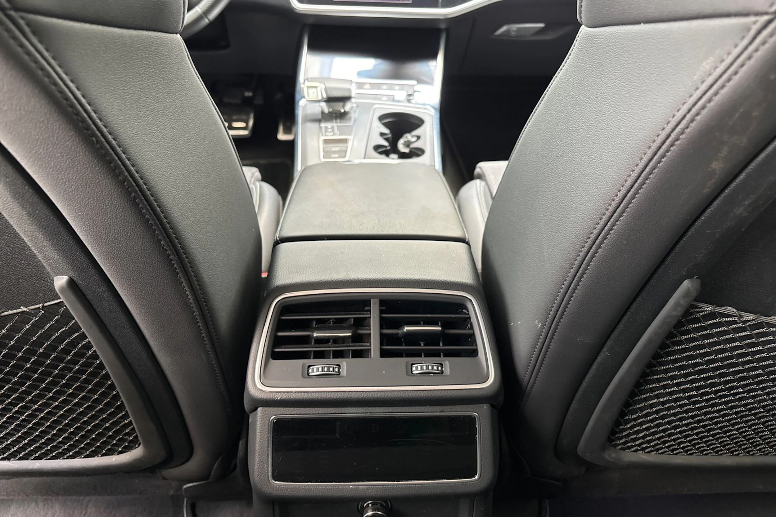 harmaa Audi A6 2021 kuva 17.