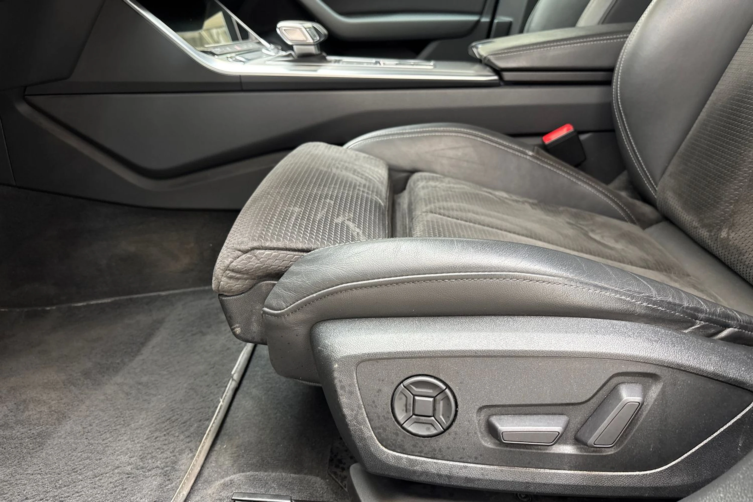 harmaa Audi A6 2021 kuva 19.