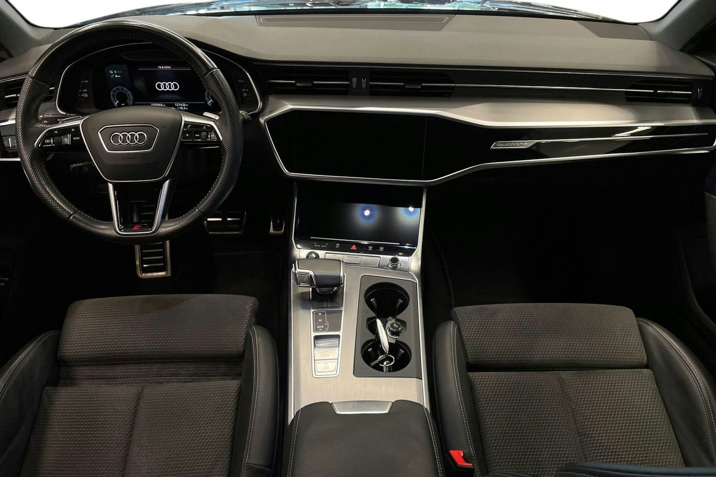 Musta Audi A6 2021 kuva 7.