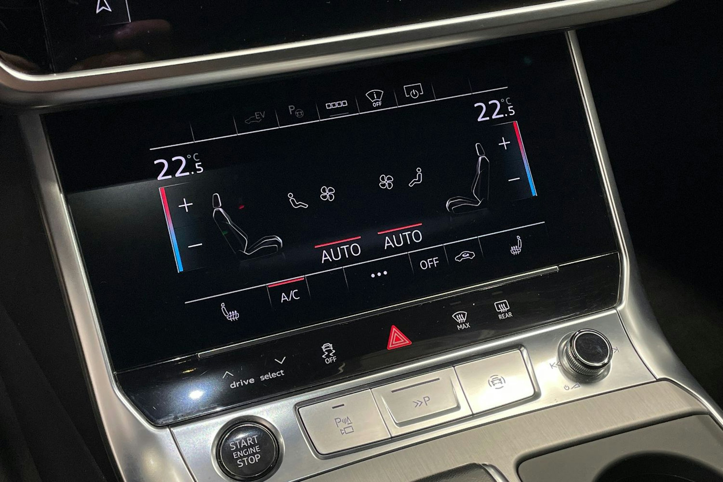 Musta Audi A6 2021 kuva 18.