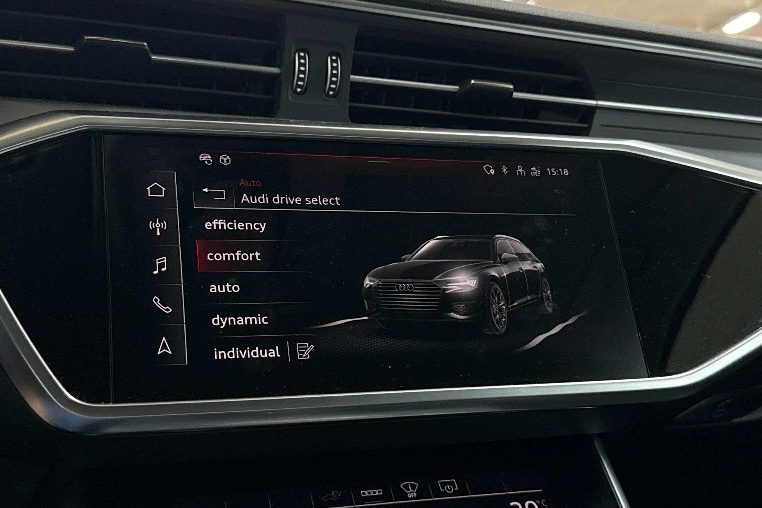 Harmaa Audi A6 2021 kuva 16.