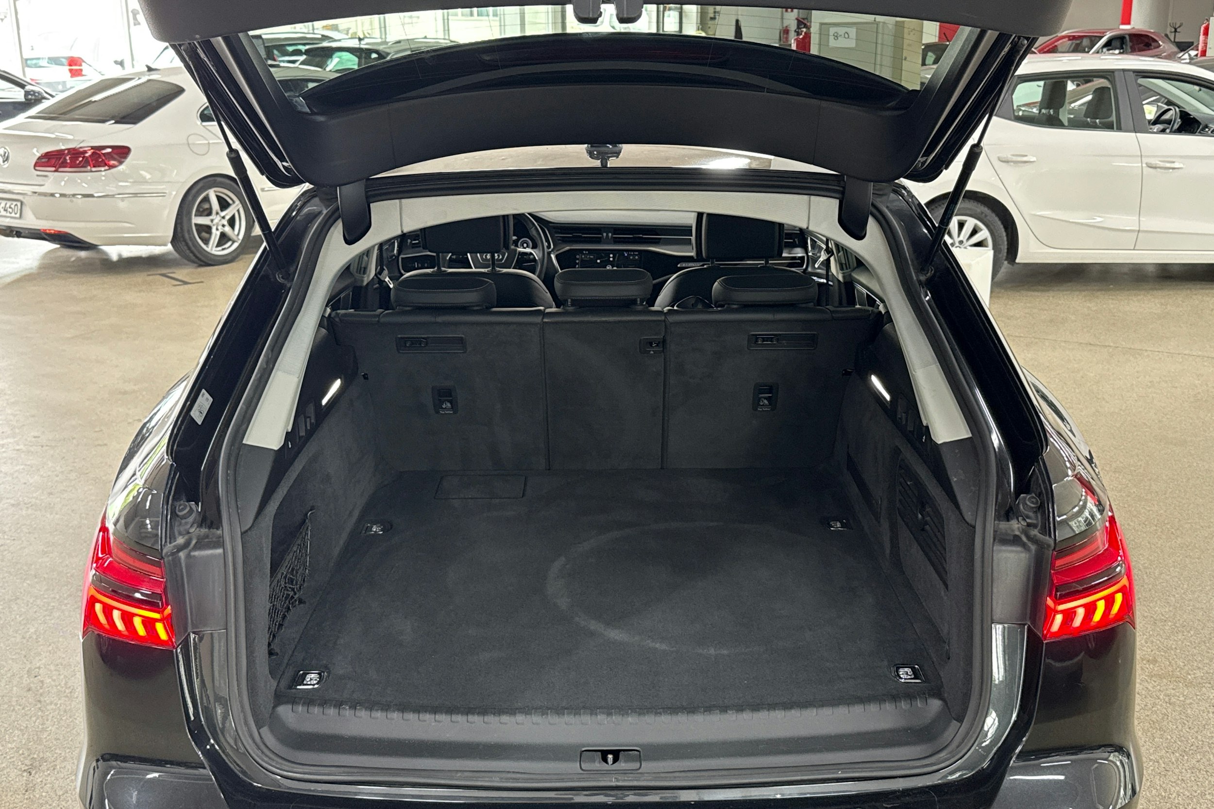 Harmaa Audi A6 2021 kuva 25.