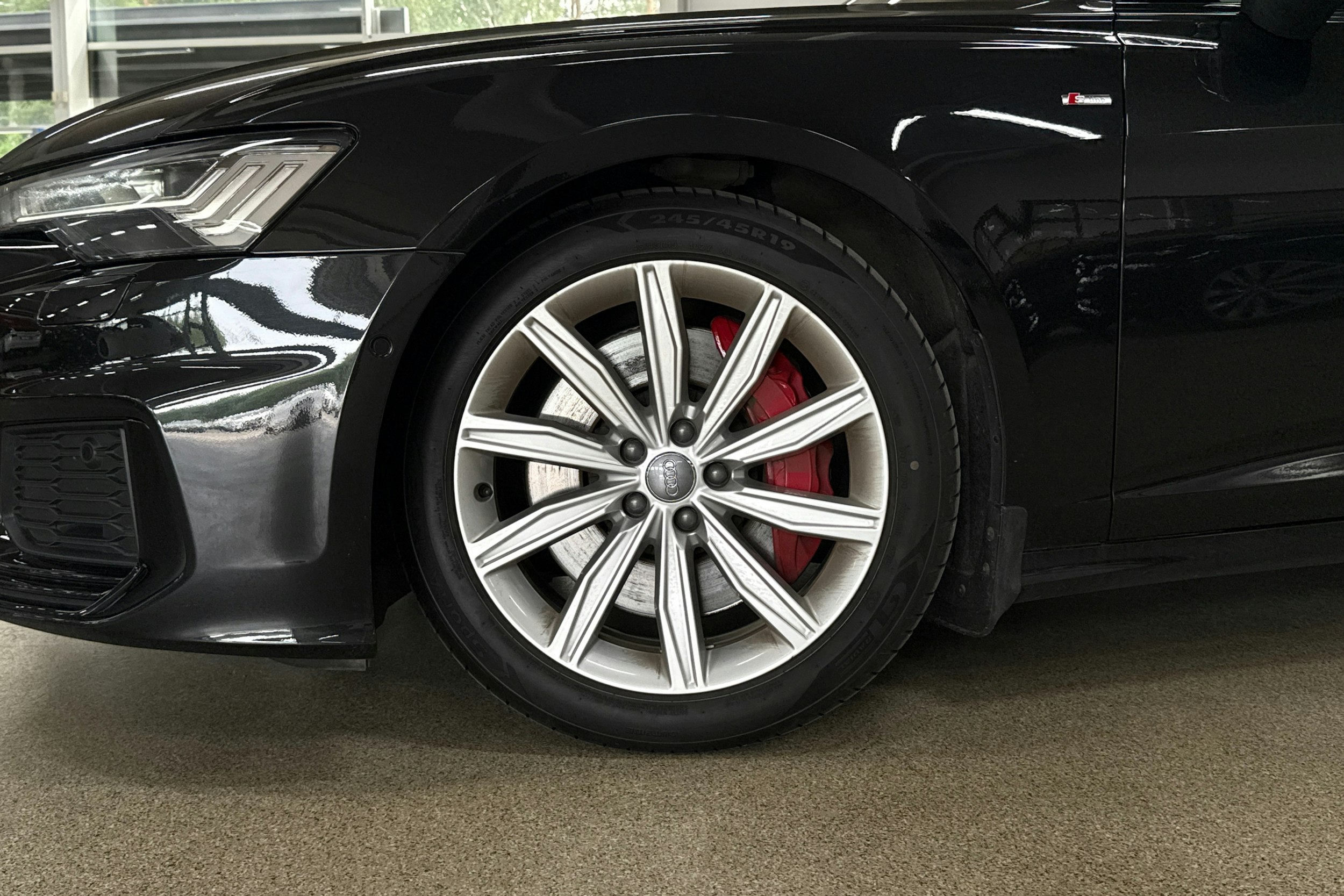 Harmaa Audi A6 2021 kuva 28.