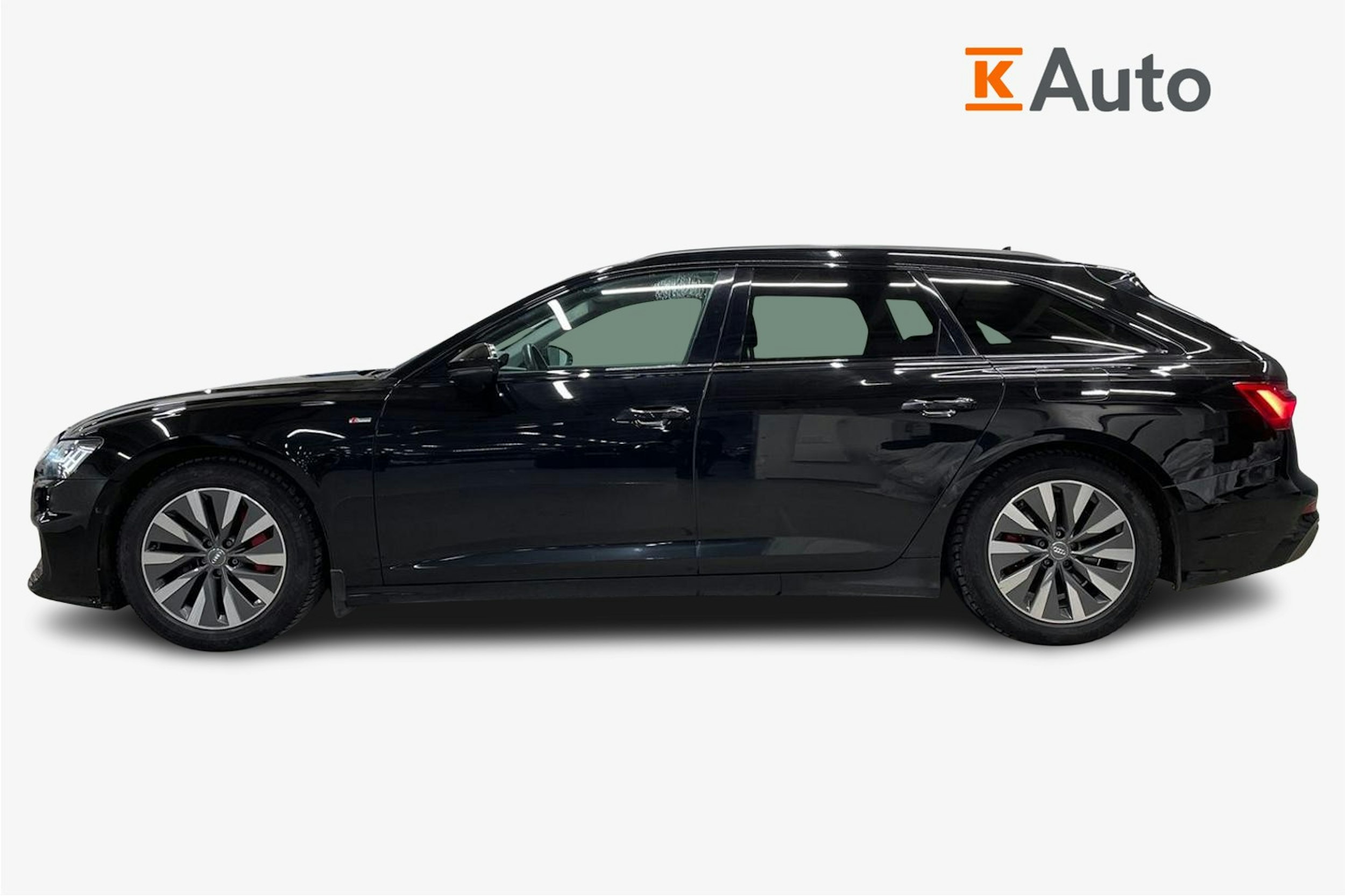 musta Audi A6 2021 kuva 6.