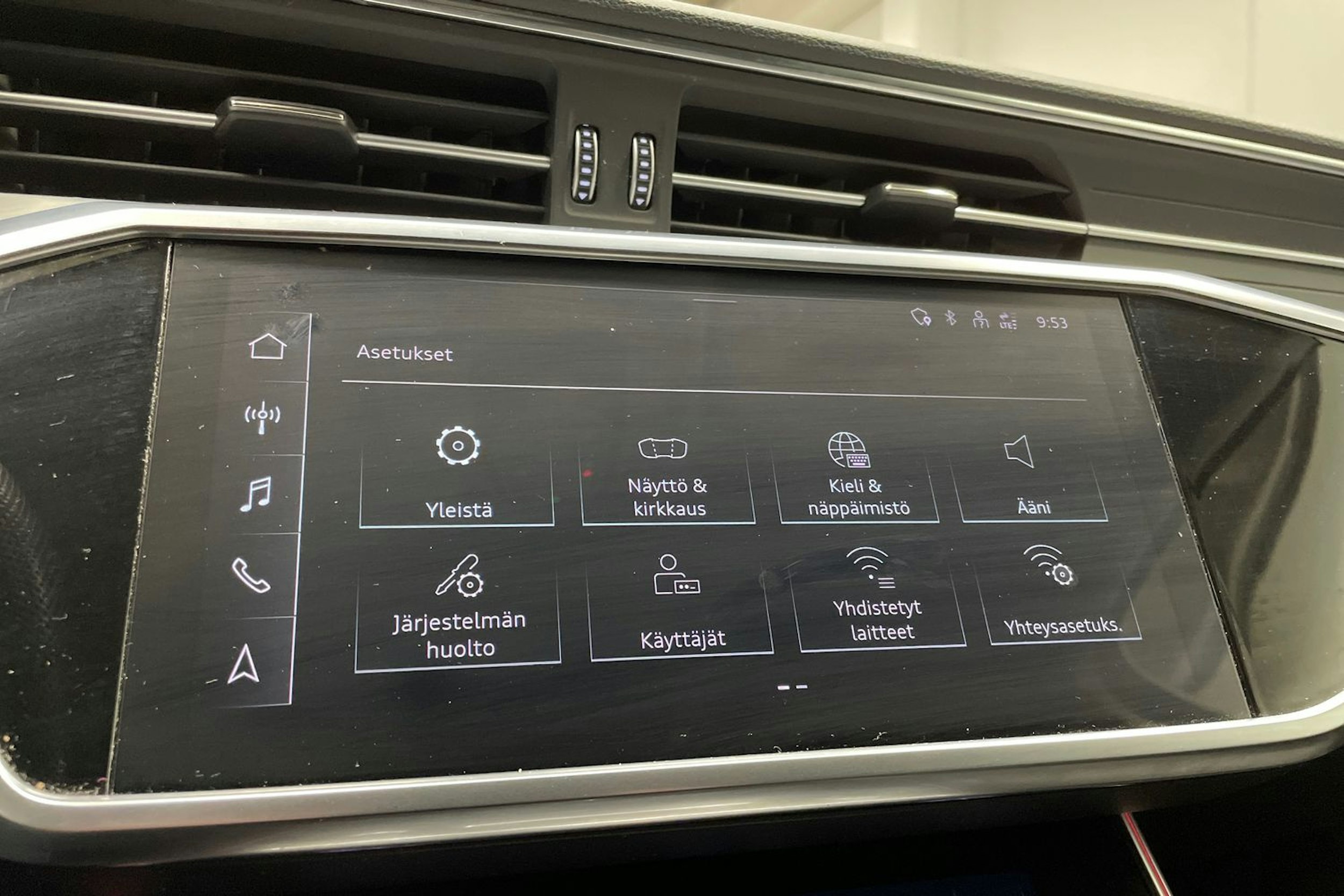 musta Audi A6 2021 kuva 19.