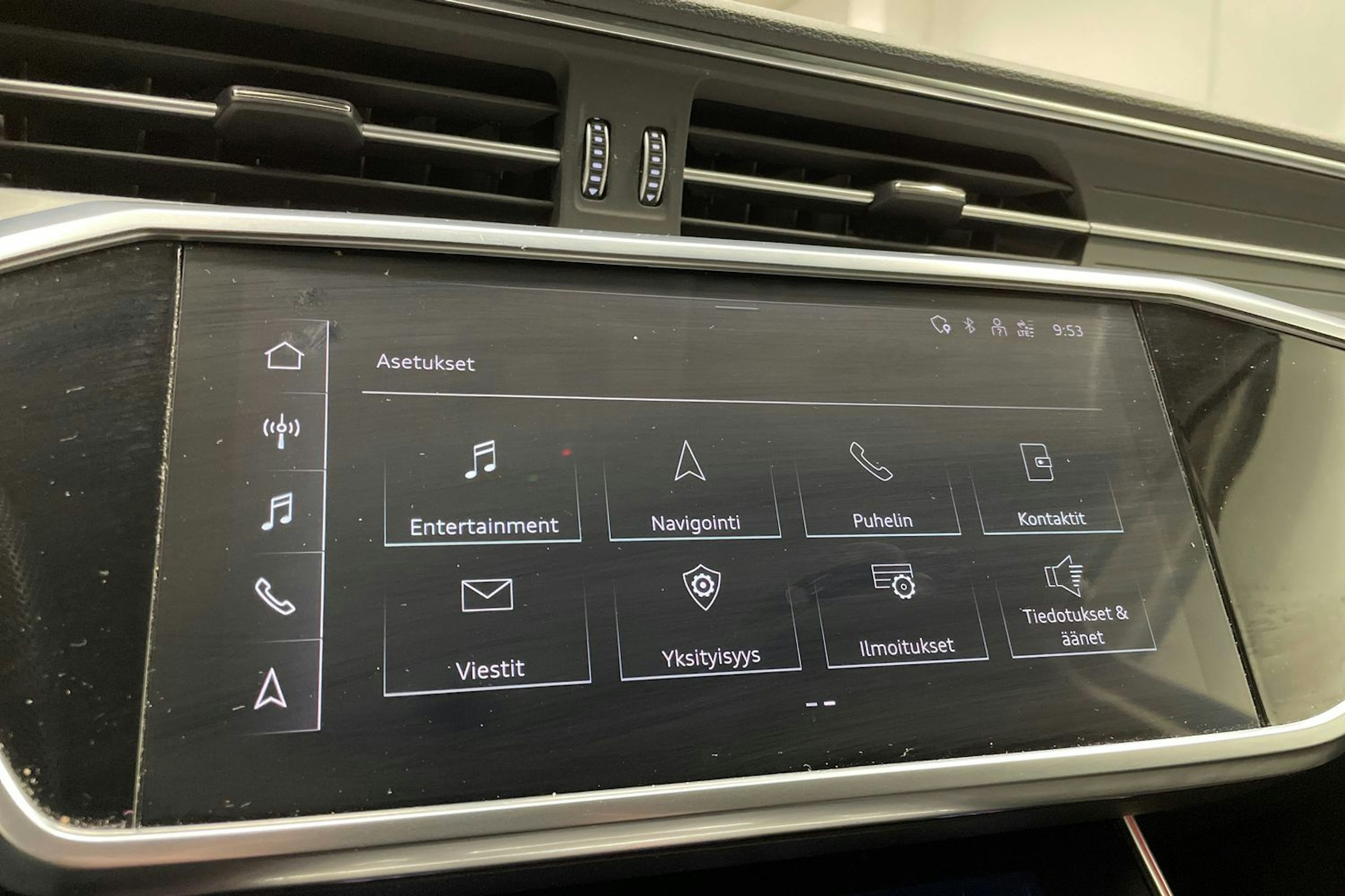 musta Audi A6 2021 kuva 20.