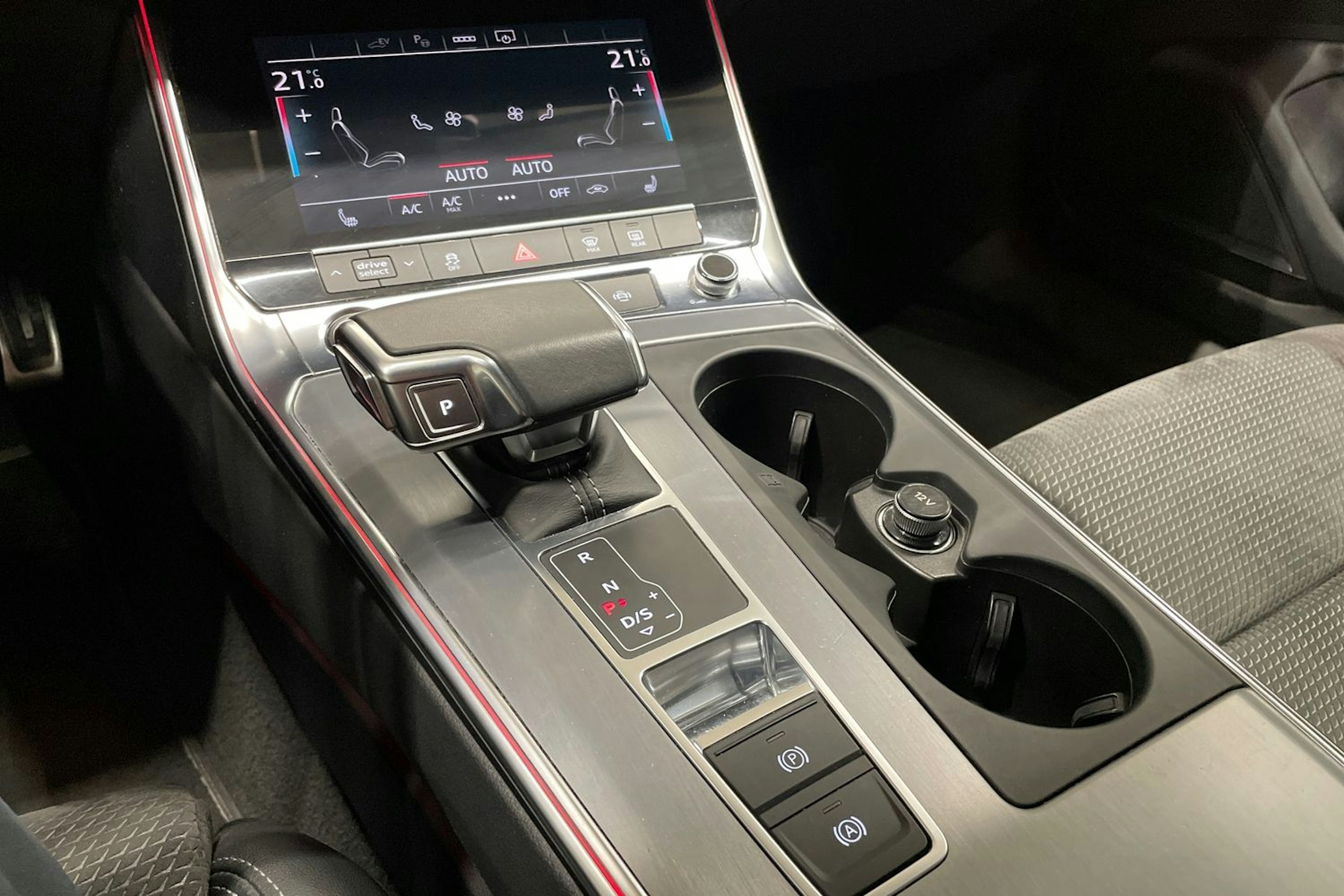 musta Audi A6 2021 kuva 25.