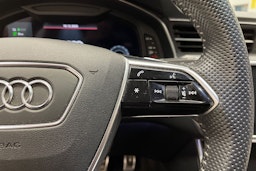 musta Audi A6 2021 kuva 28.