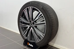 punainen Audi A6 2021 kuva 10.