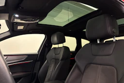 punainen Audi A6 2021 kuva 23.