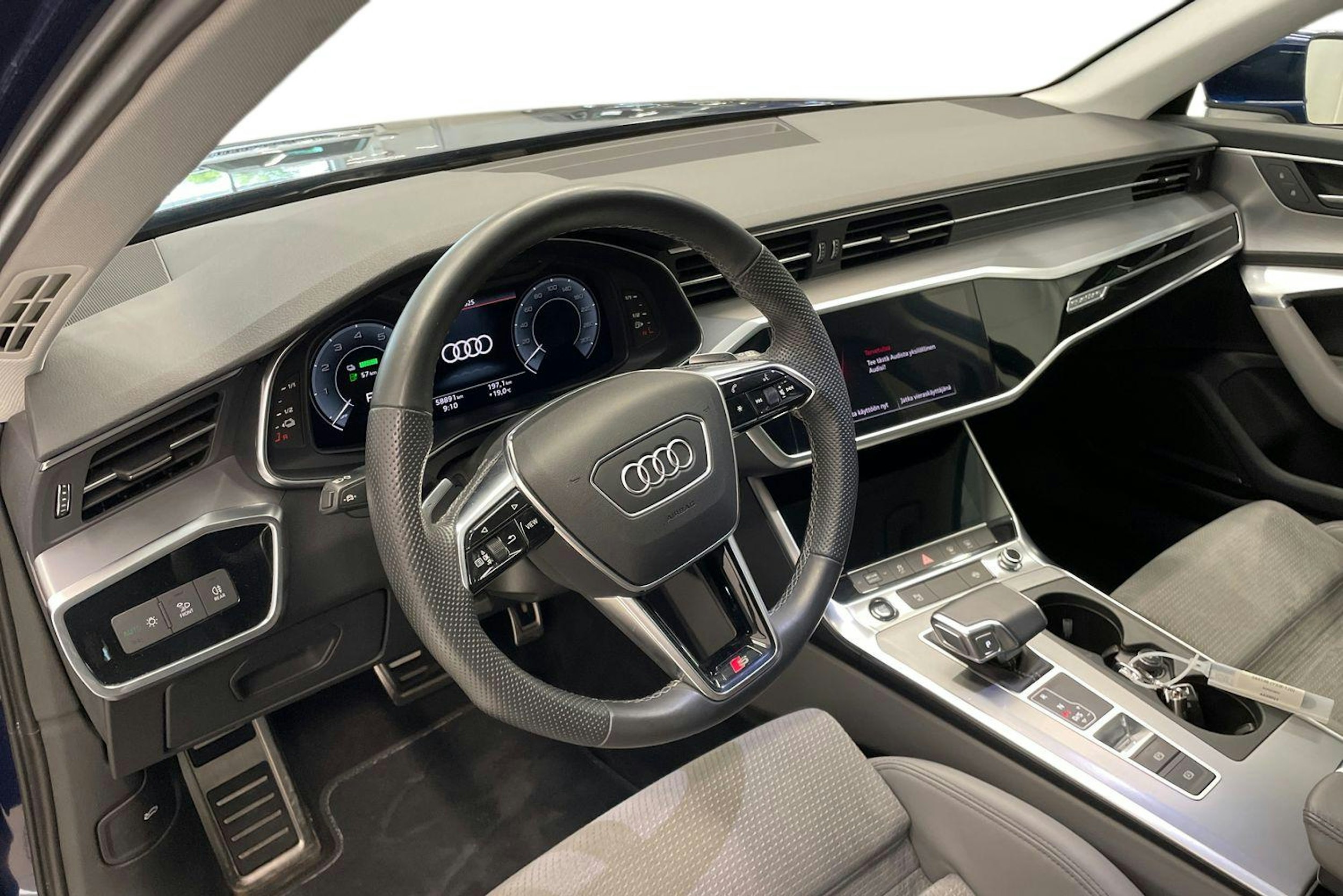 sininen Audi A6 2021 kuva 7.