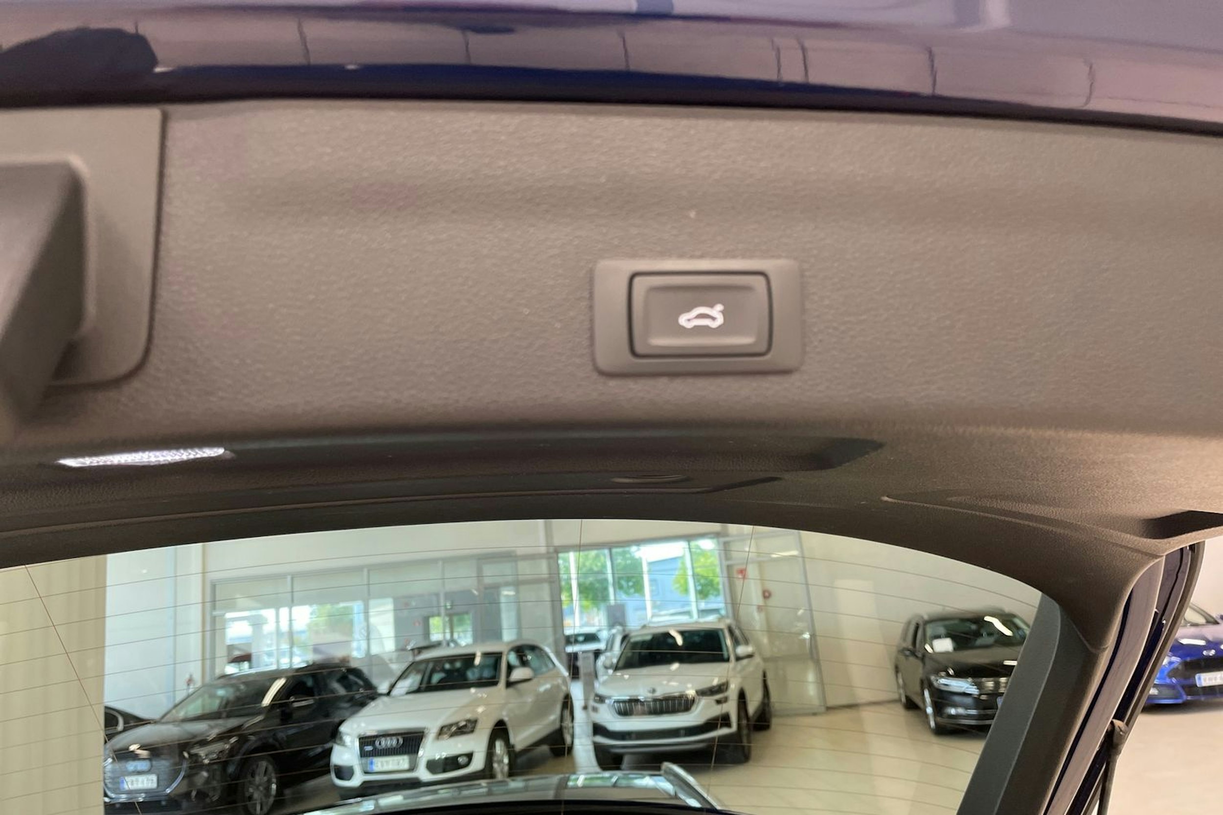 sininen Audi A6 2021 kuva 23.