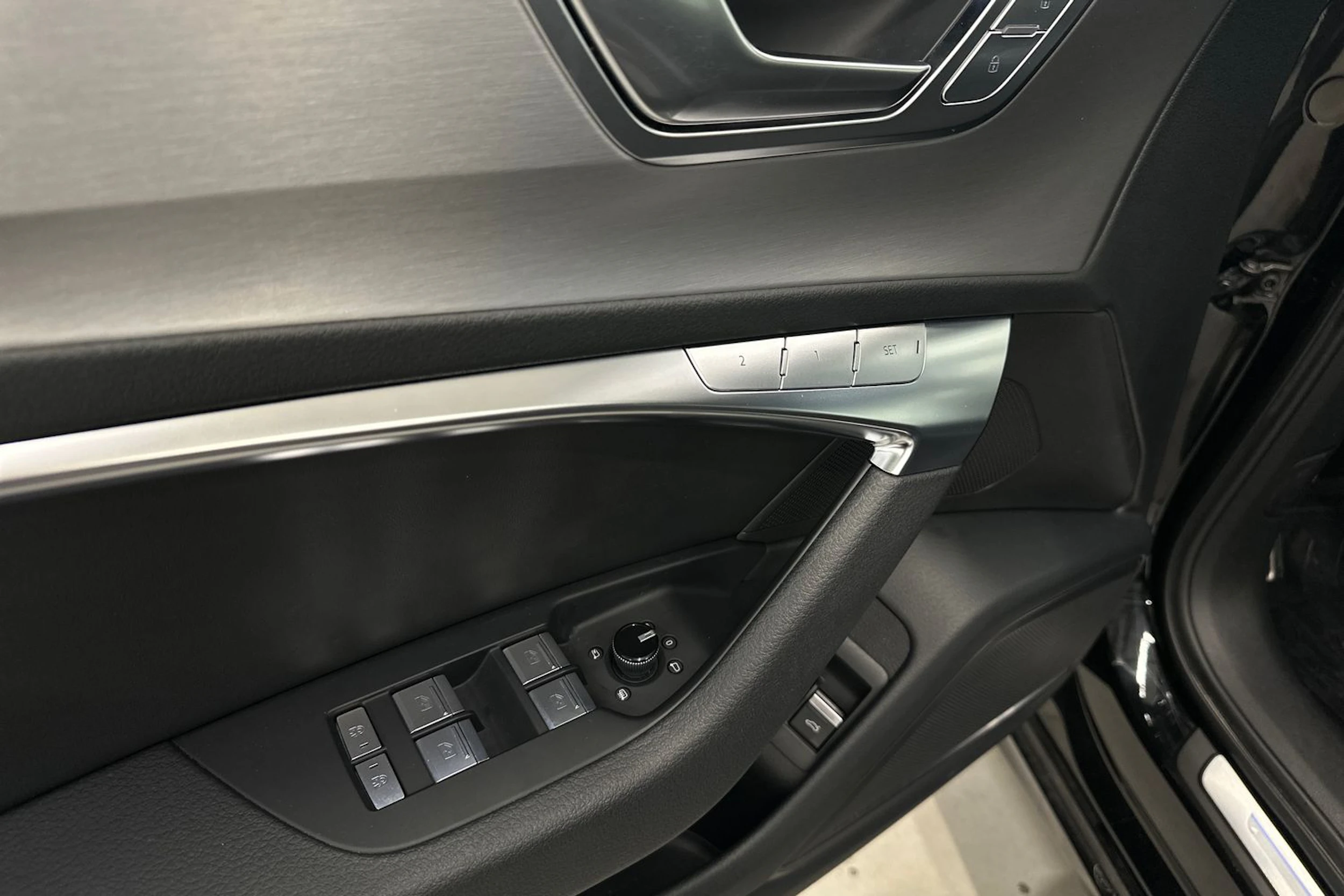 musta Audi A6 2021 kuva 24.