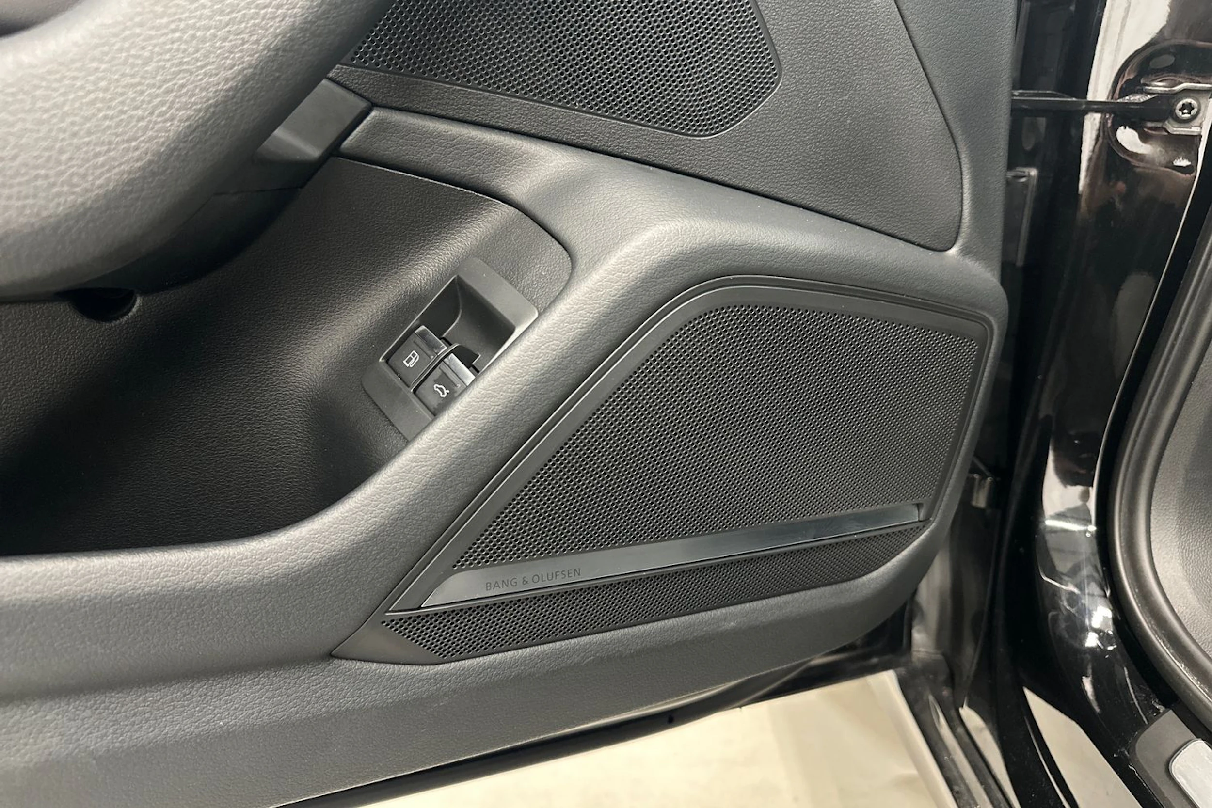 musta Audi A6 2021 kuva 25.