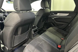 musta Audi A6 2021 kuva 27.