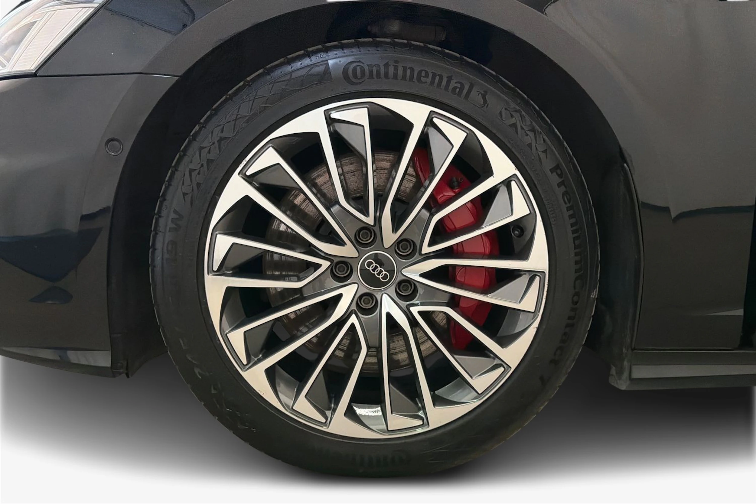 musta Audi A6 2021 kuva 9.