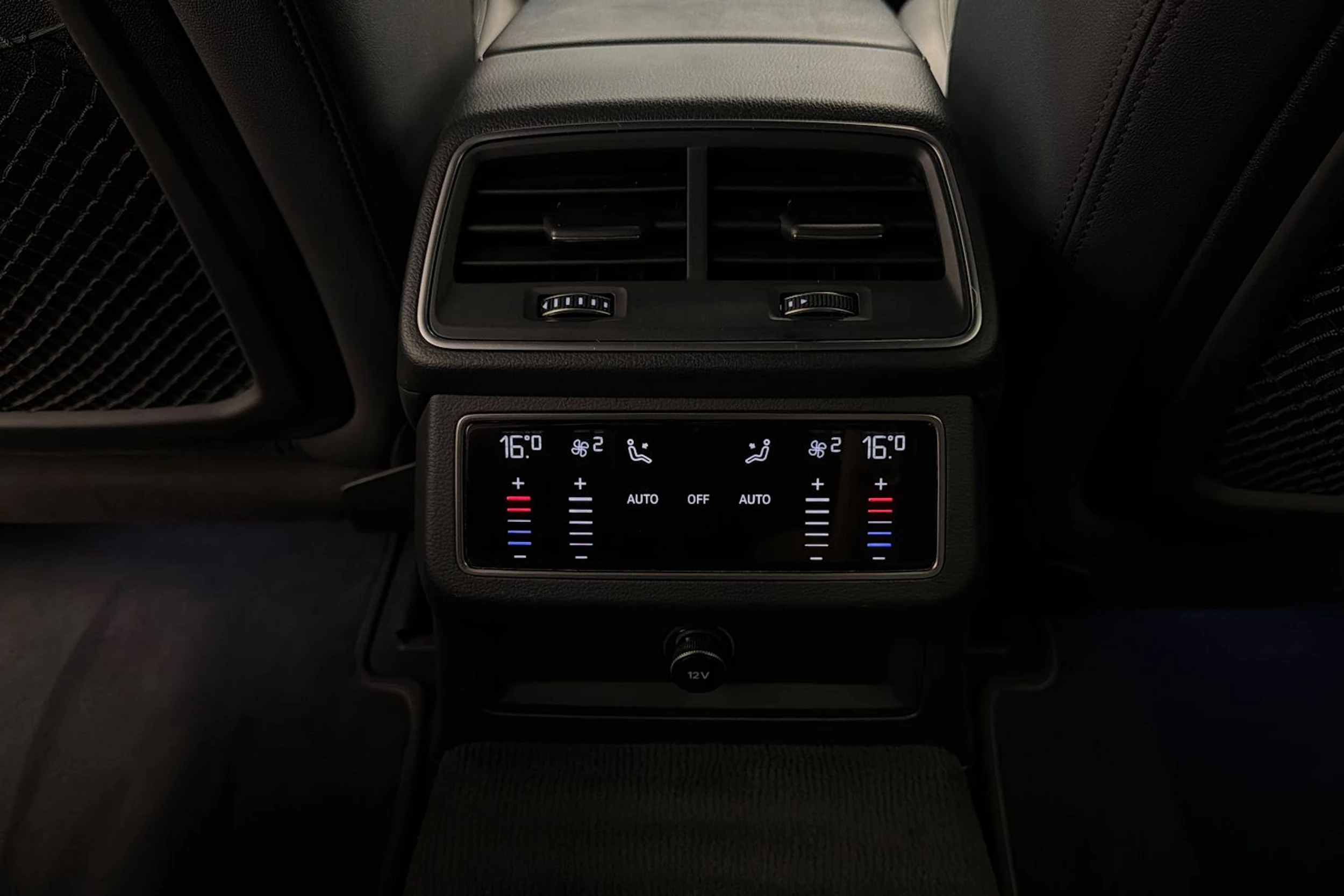 musta Audi A6 2021 kuva 18.
