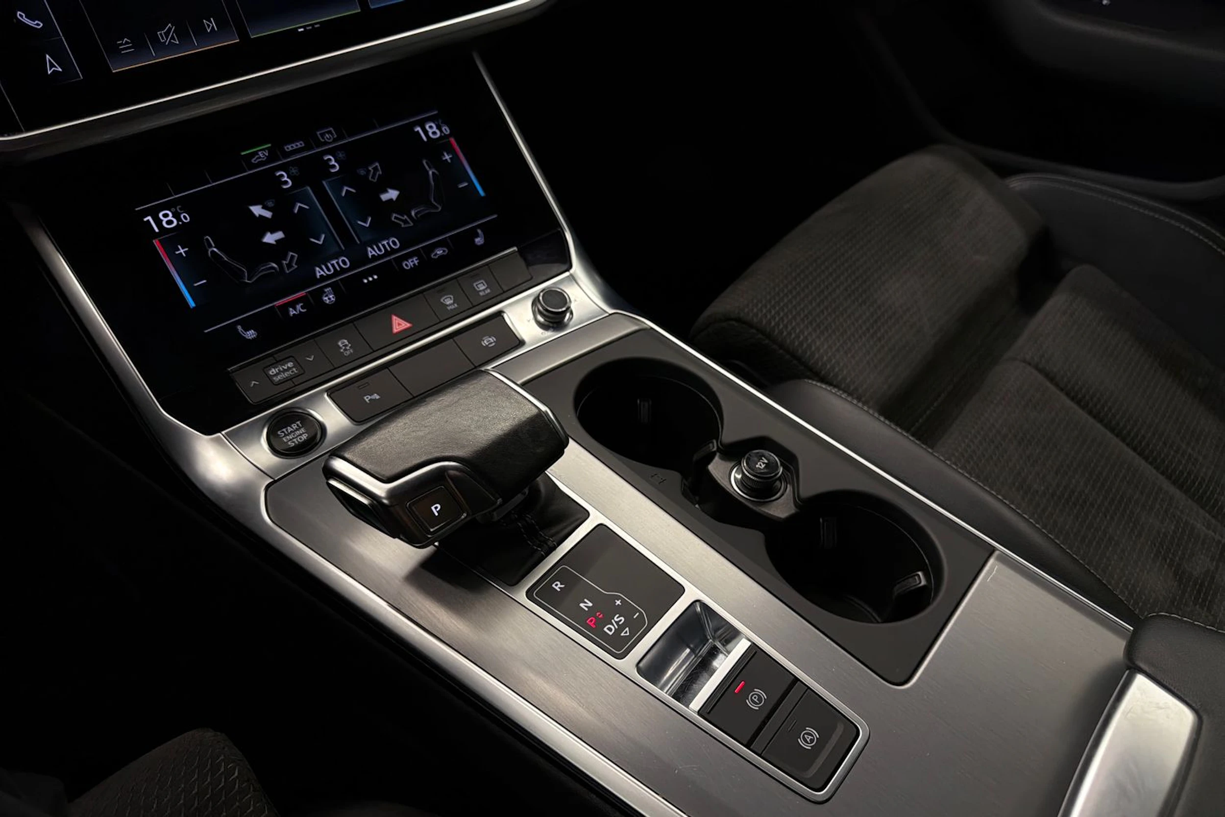 musta Audi A6 2021 kuva 25.