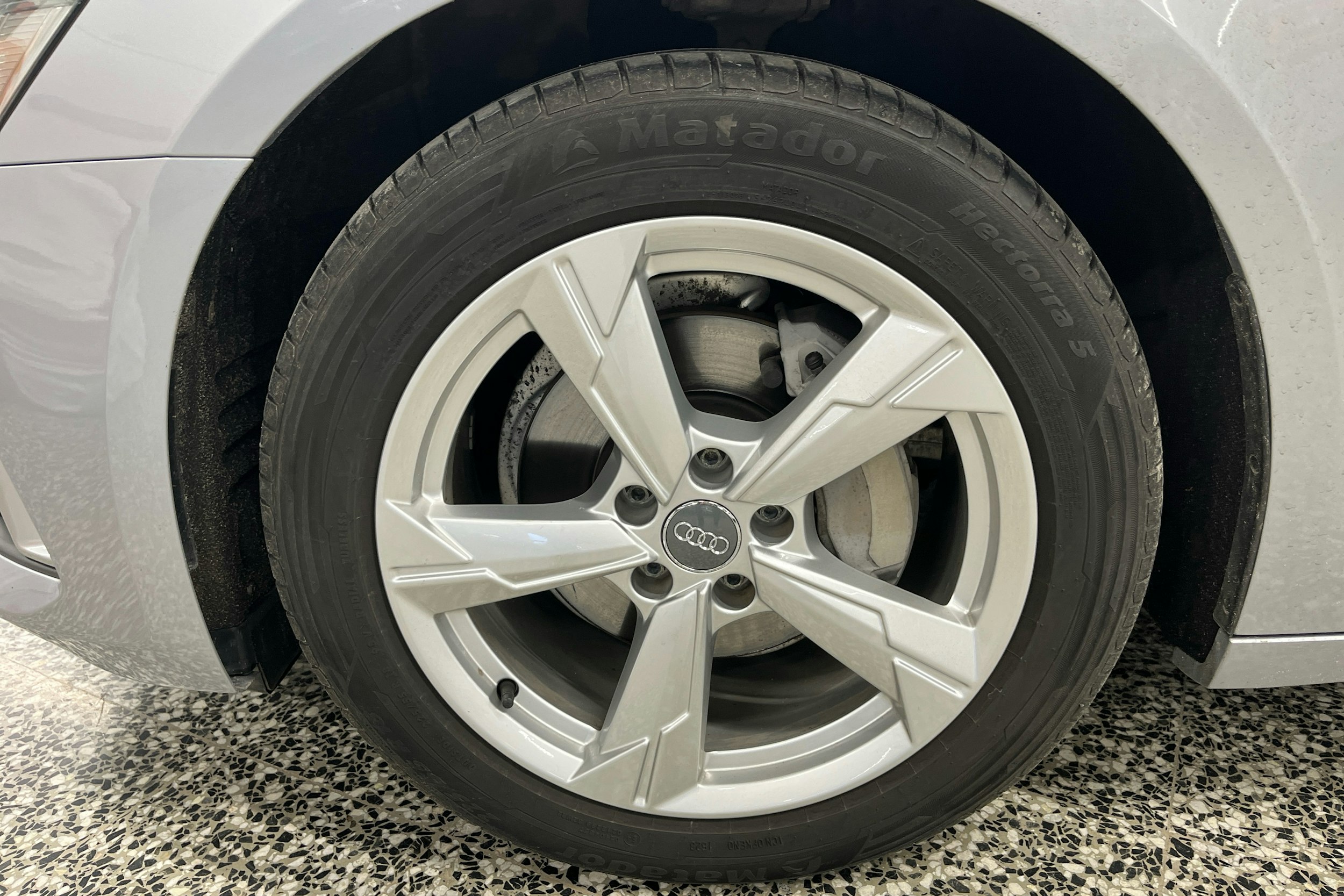 hopea Audi A6 2021 kuva 9.