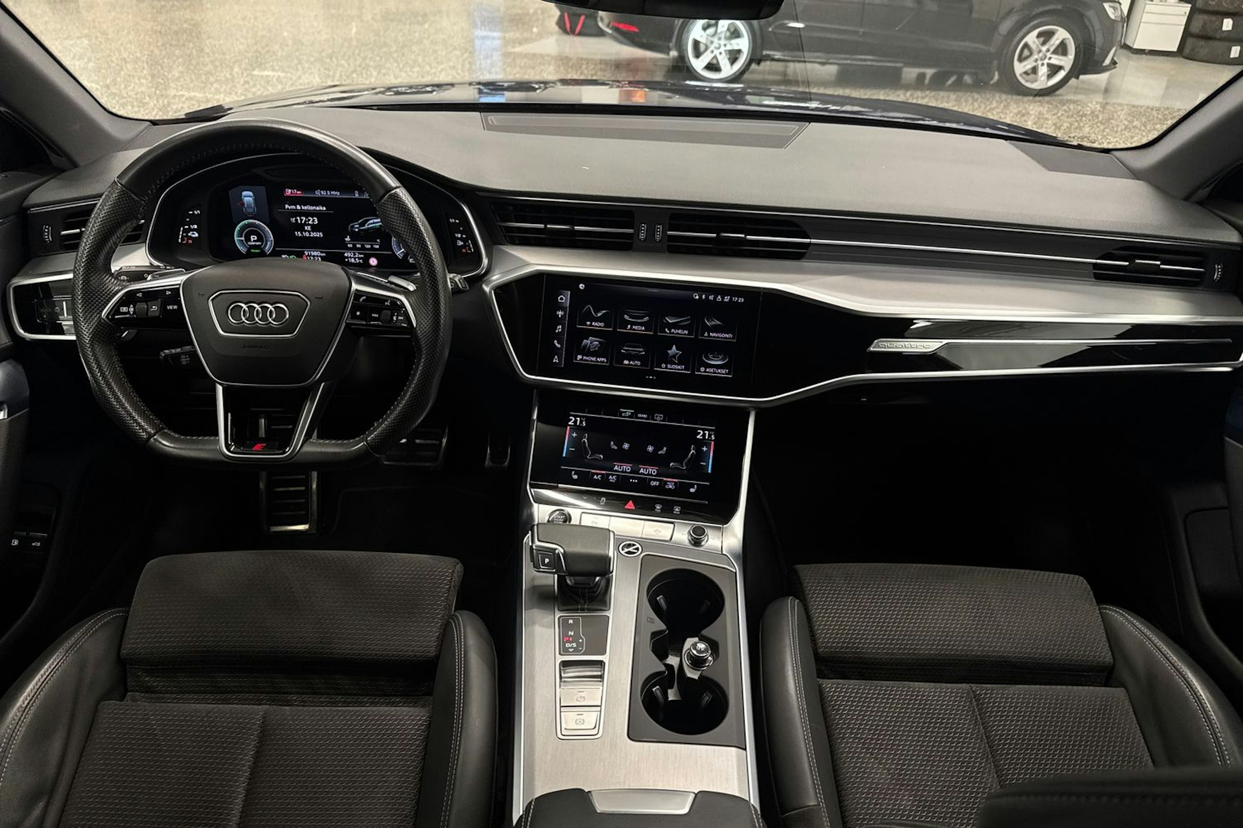 Sininen Audi A6 2021 kuva 9.