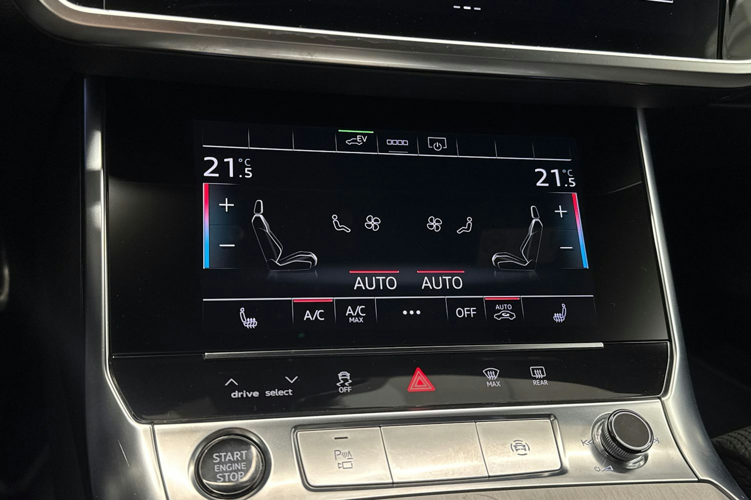 Sininen Audi A6 2021 kuva 23.