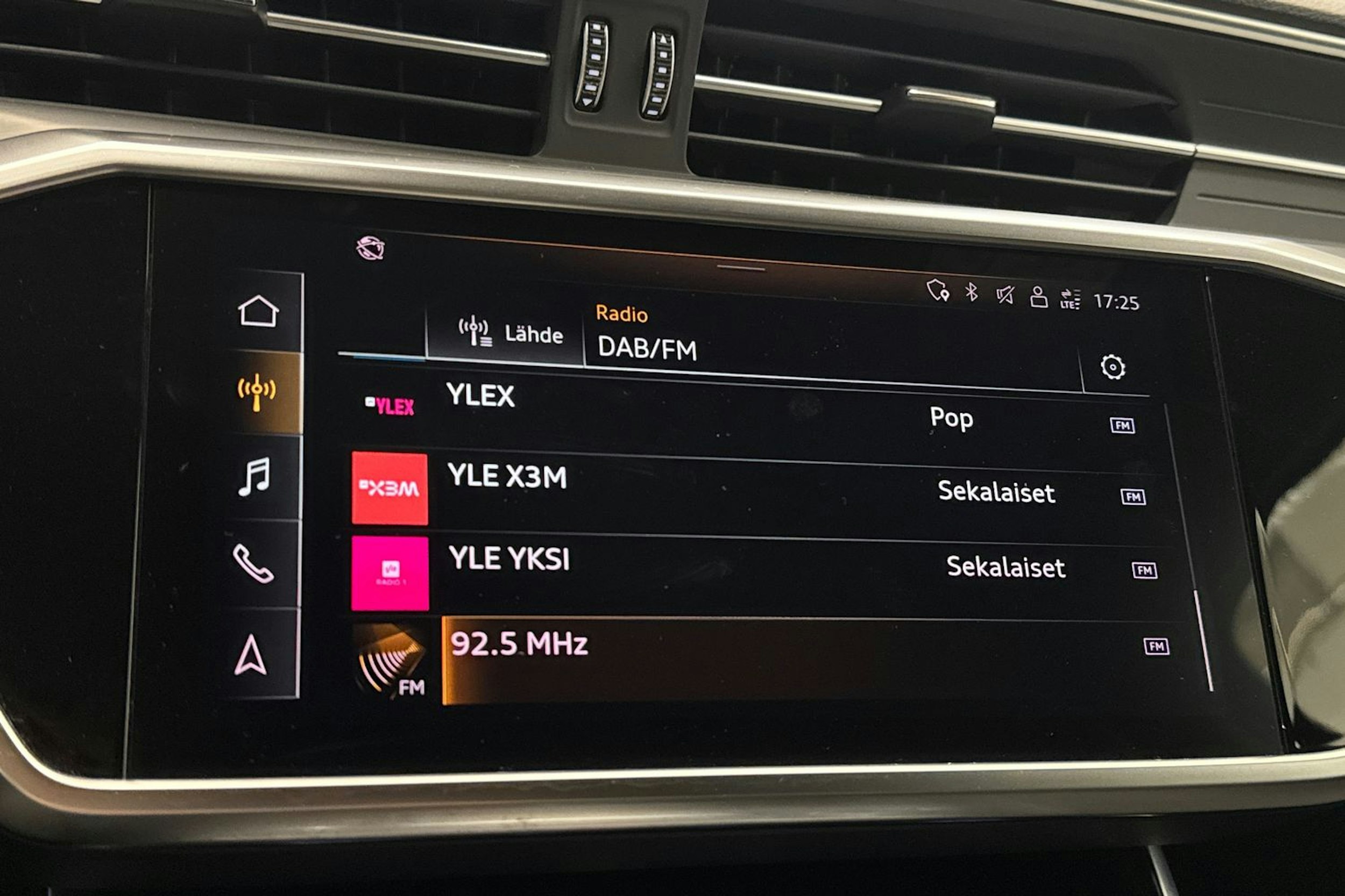 Sininen Audi A6 2021 kuva 25.