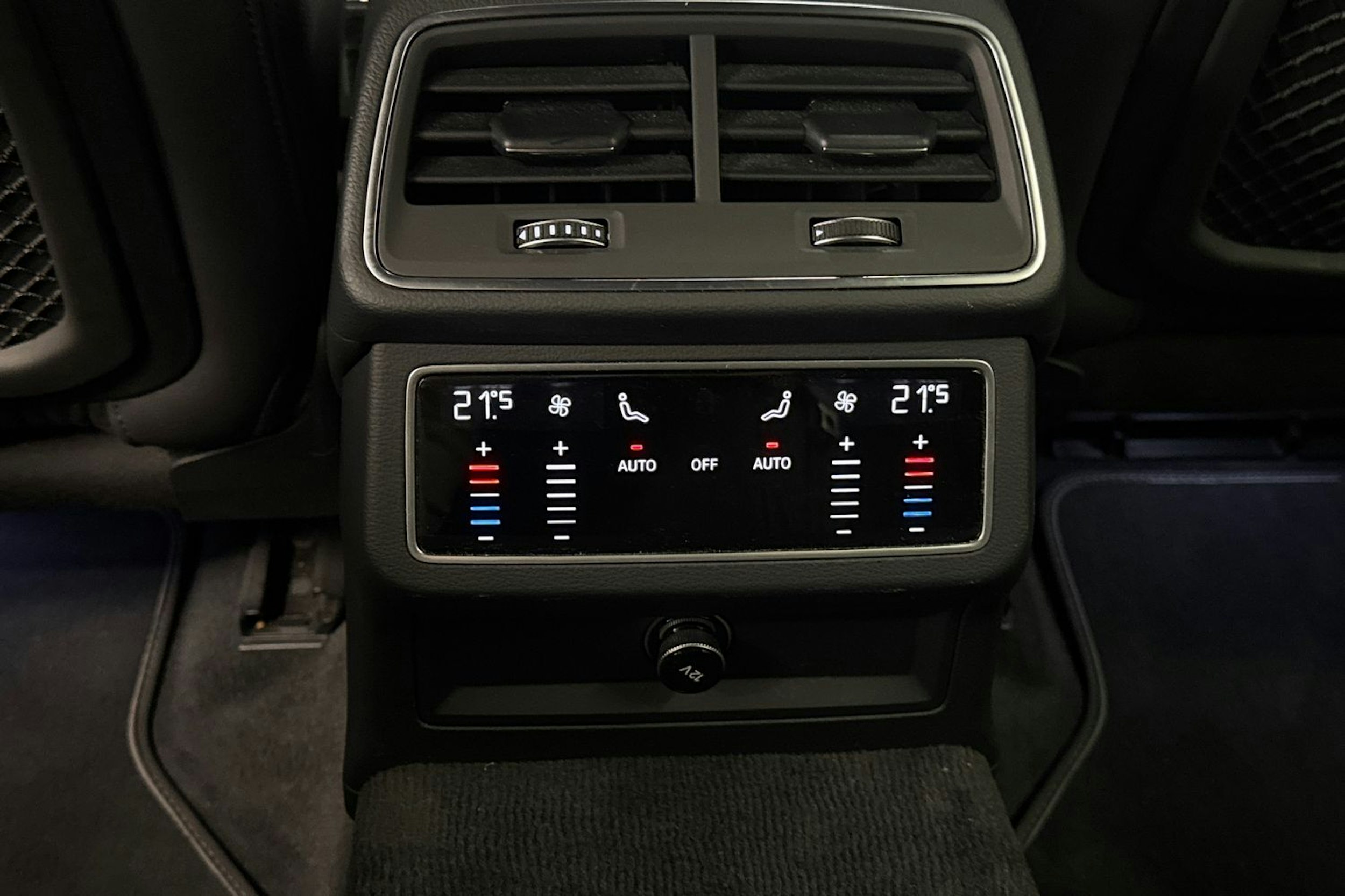 Sininen Audi A6 2021 kuva 37.