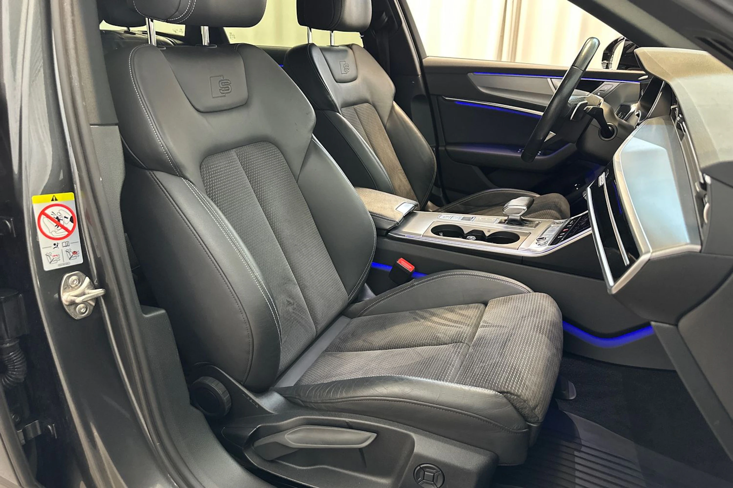 harmaa Audi A6 2021 kuva 11.