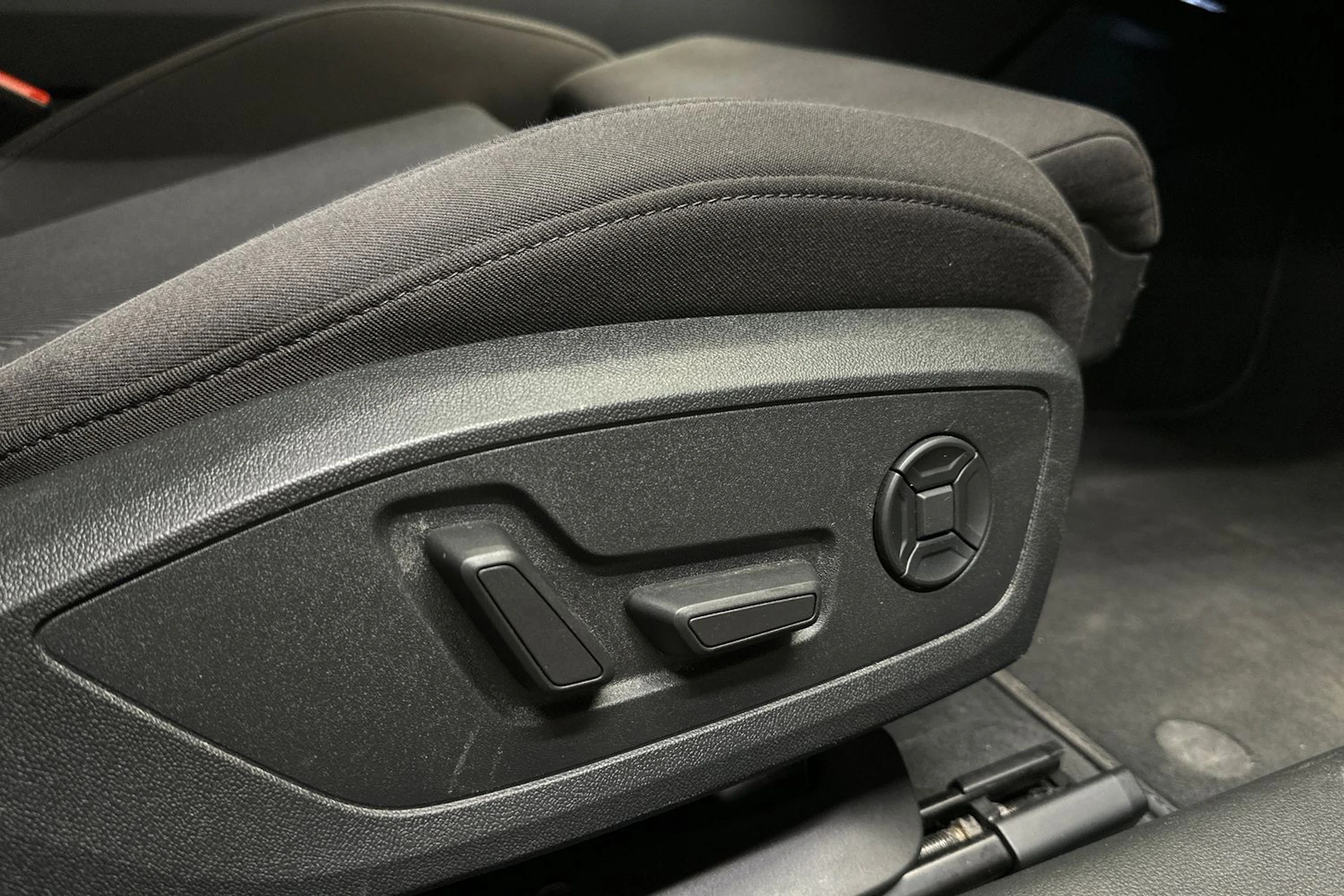 musta Audi A6 2021 kuva 16.
