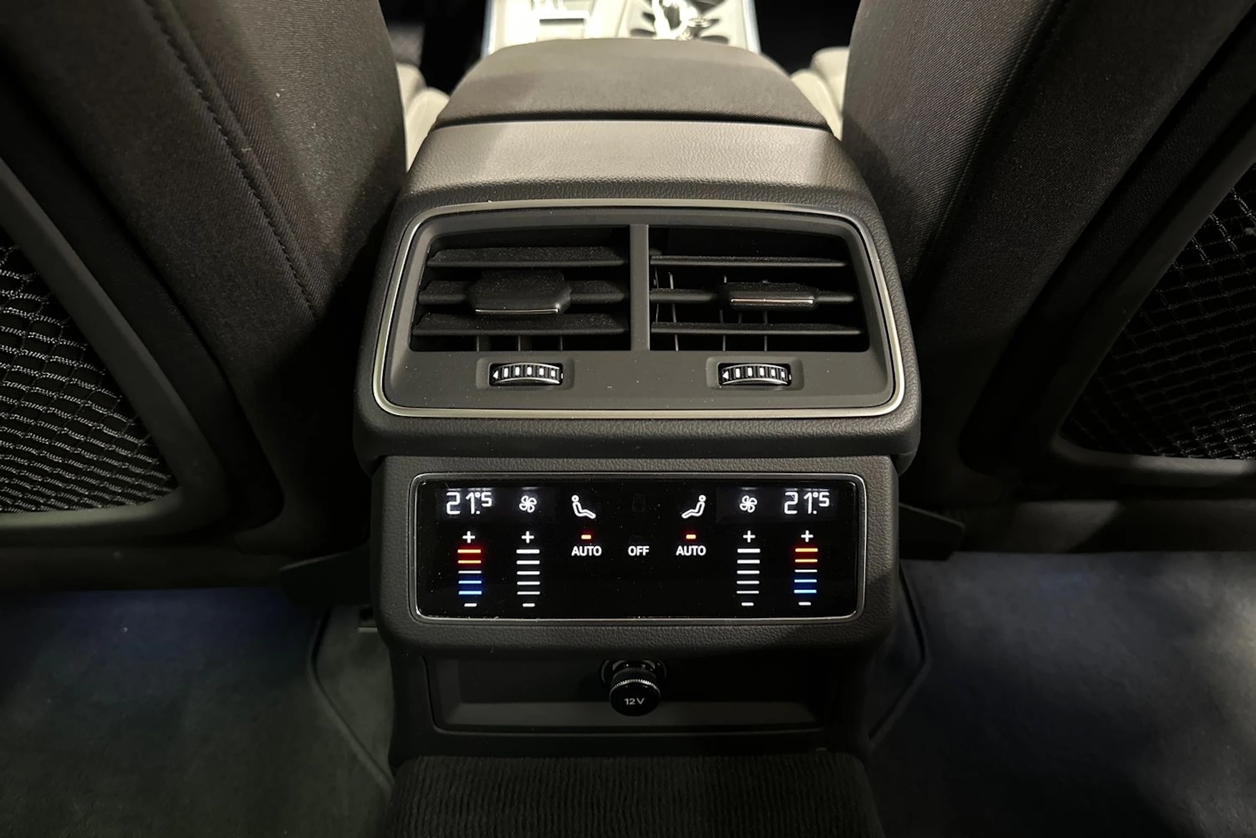 musta Audi A6 2021 kuva 17.