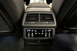 musta Audi A6 2021 kuva 17.