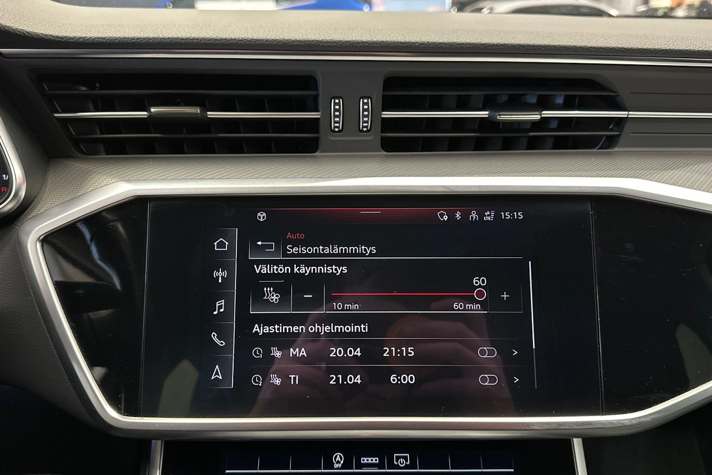 musta Audi A6 2021 kuva 23.