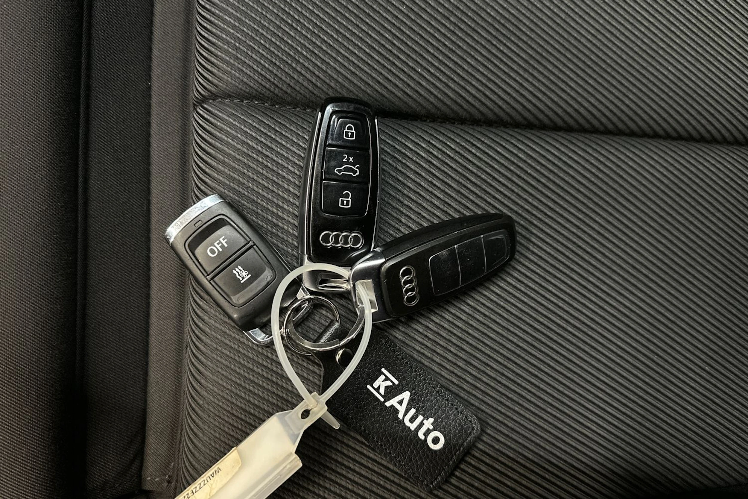 musta Audi A6 2021 kuva 27.